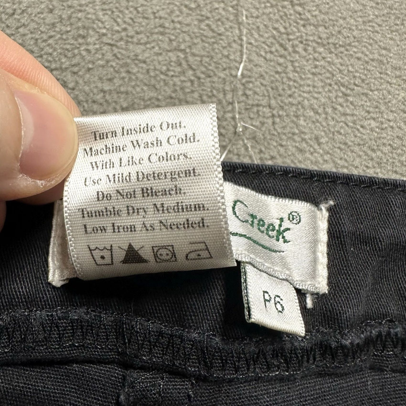 Coldwater Creek Coldwater Creek Pants Womens 6 Petite Black Capri Cropped Straight High Rise EUC Size 28" / US 6 / IT 42 - 4 Thumbnail