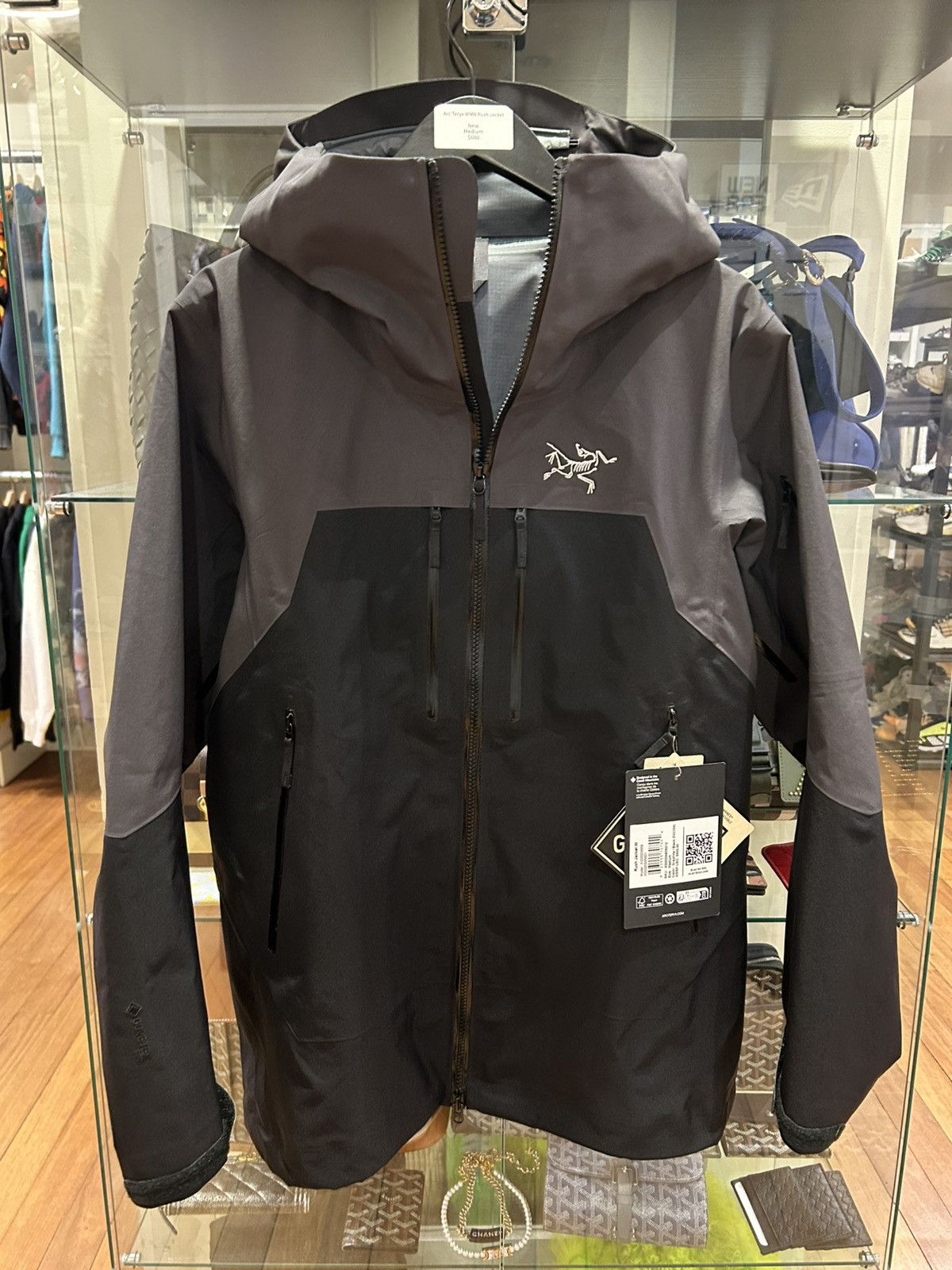Arc'teryx Arc’teryx Womens Rush Jacket - Black/Grey Size M / US 6-8 / IT 42-44 - 2 Thumbnail