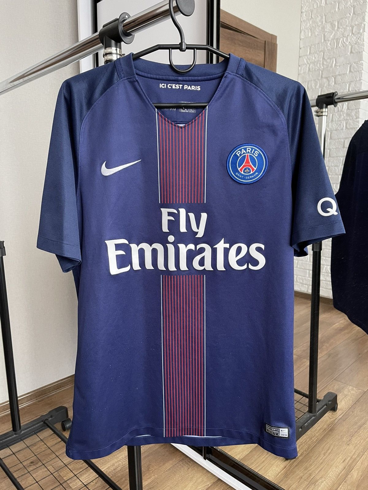 Nike 2016/2017 Nike Paris Saint Germain PSG Soccer Jersey T-Shirt Size US M / EU 48-50 / 2 - 1 Thumbnail