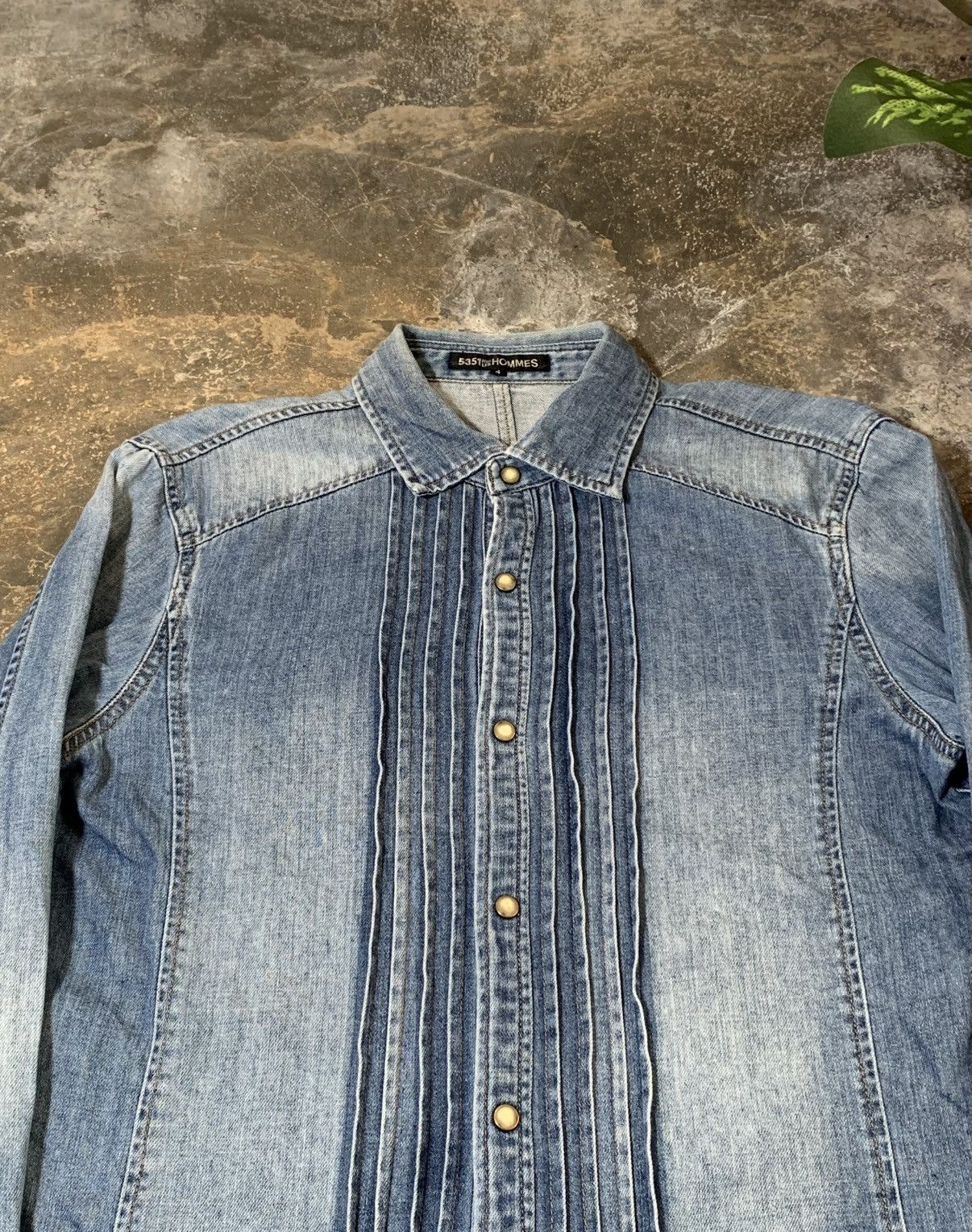 5351 POUR LES HOMMES 5351 pour les hommes western denim pintuck shirt Size US L / EU 52-54 / 3 - 2 Thumbnail