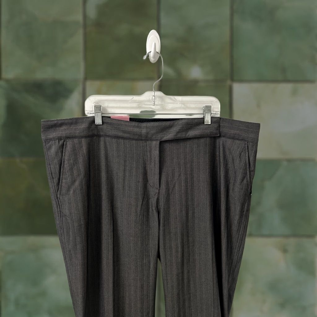 Old Navy Old Navy Dress Pants Womens Regular Size 42x33 Grey Herringbone Pinstripe Wide-Leg Cuffed NWT Size 28" / US 6 / IT 42 - 1 Thumbnail