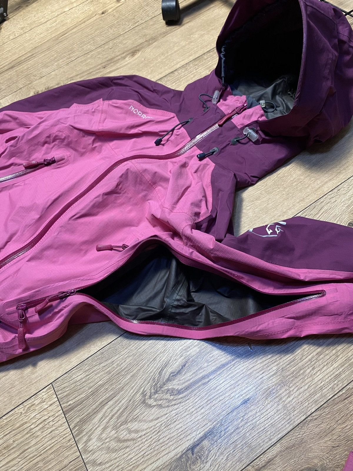 Norrona Norrona Falketind Gore-Tex Jacket Women’s Size S Size S / US 4 / IT 40 - 6 Thumbnail