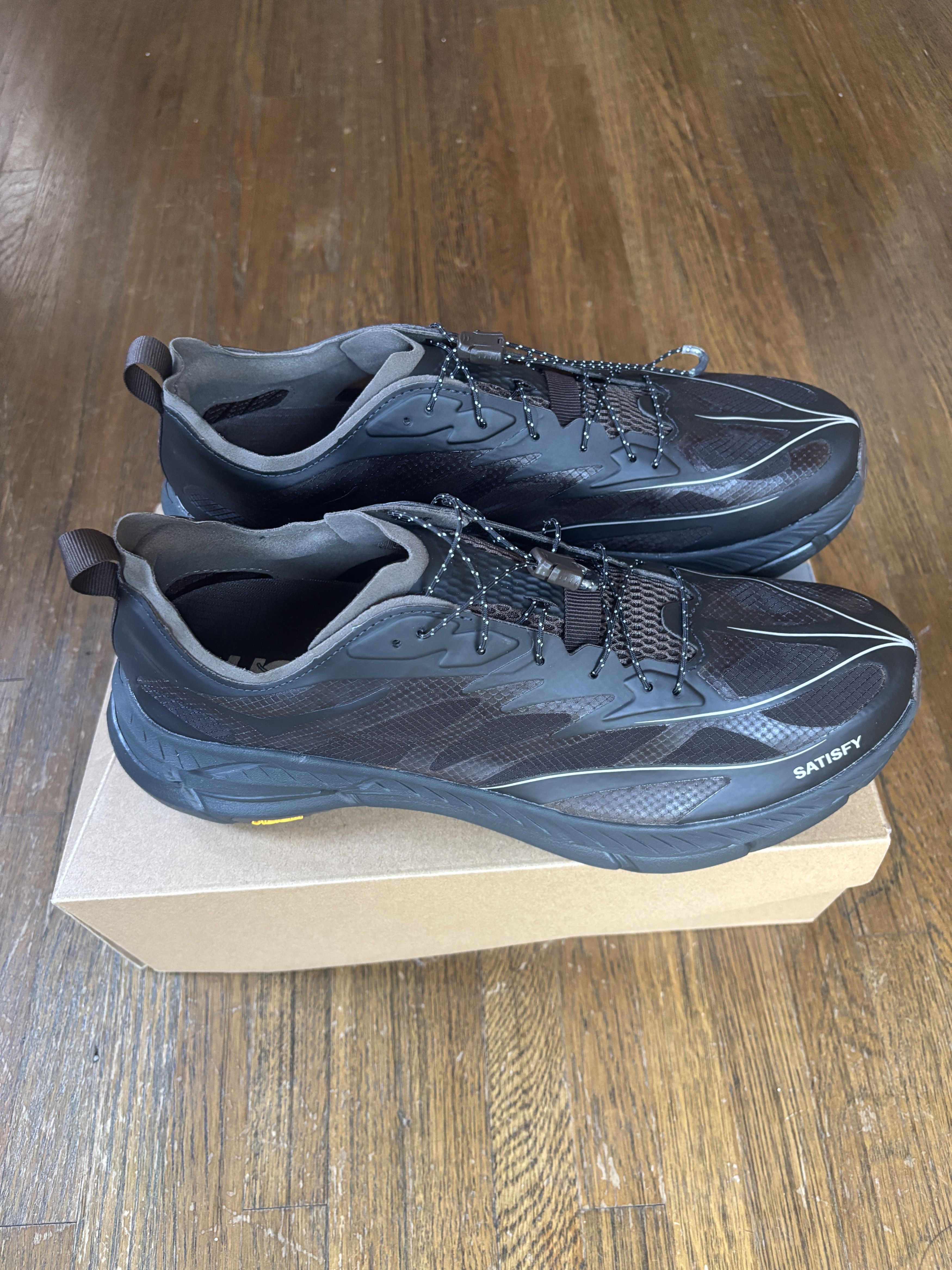 Hoka × Satisfy Hoka One One Satisfy x Mafate Speed 4 Lite Coffee Size US 12 / EU 45 - 2 Thumbnail