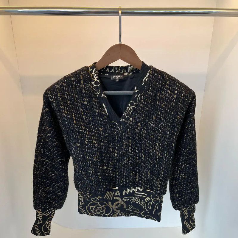 Chanel Chanel Winter Wool Knit Black Sweater 0089 Size M / US 6-8 / IT 42-44 - 1 Thumbnail