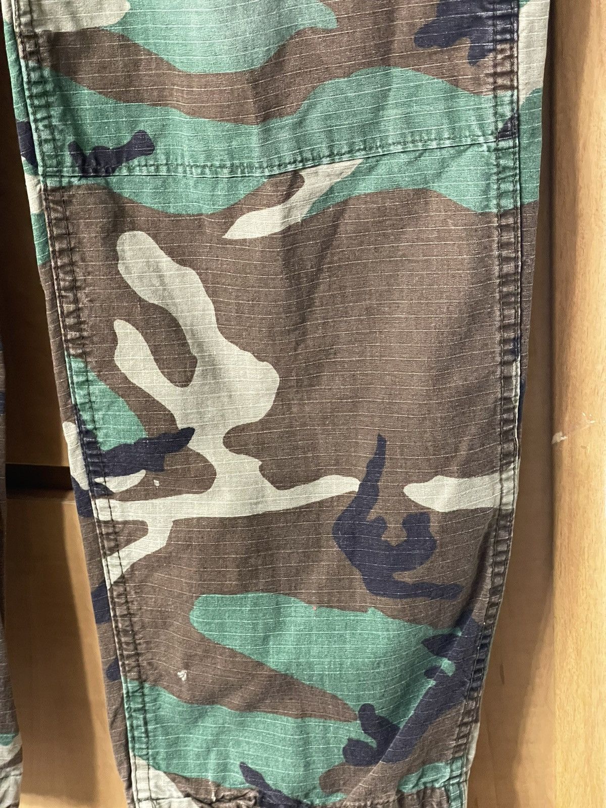 Vintage Vintage distressed M81 Woodland army camo cargo pants Size US 32 / EU 48 - 3 Thumbnail