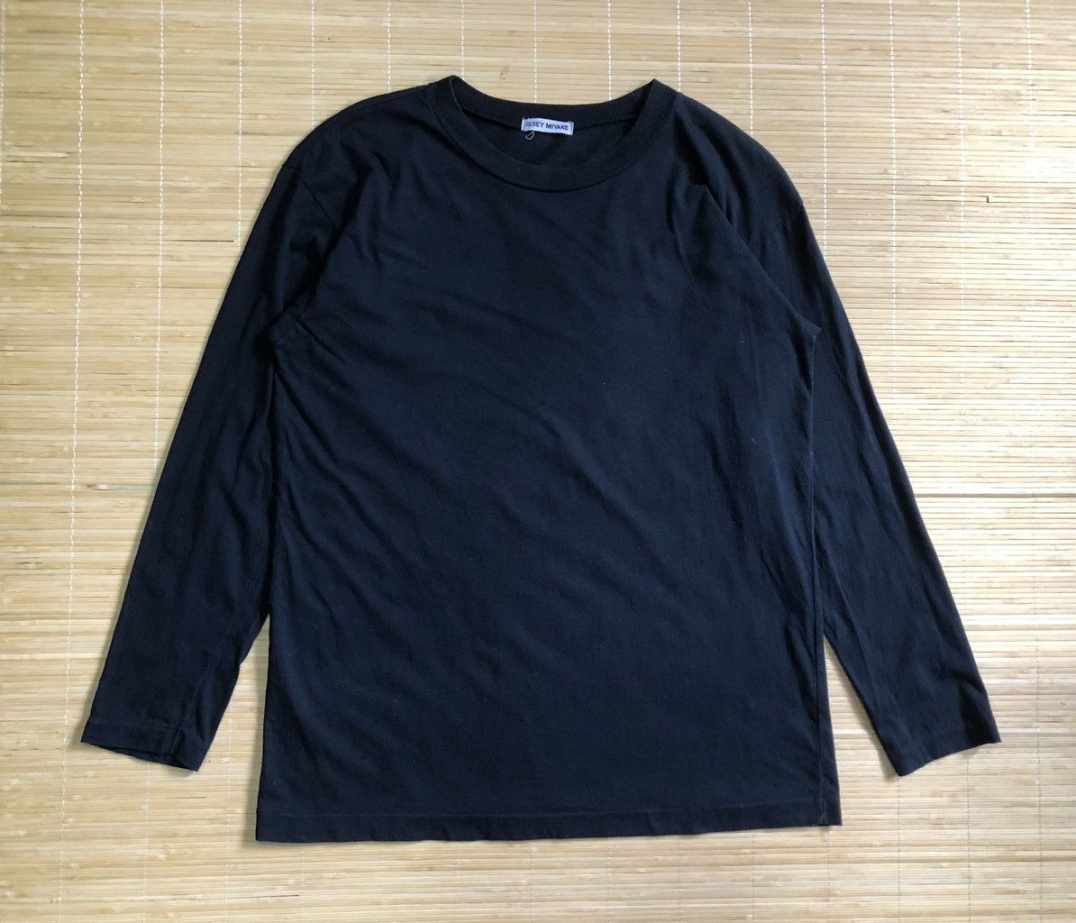 Designer × Issey Miyake Vintage Issey Miyake round neck long sleeve Size US M / EU 48-50 / 2 - 1 Thumbnail