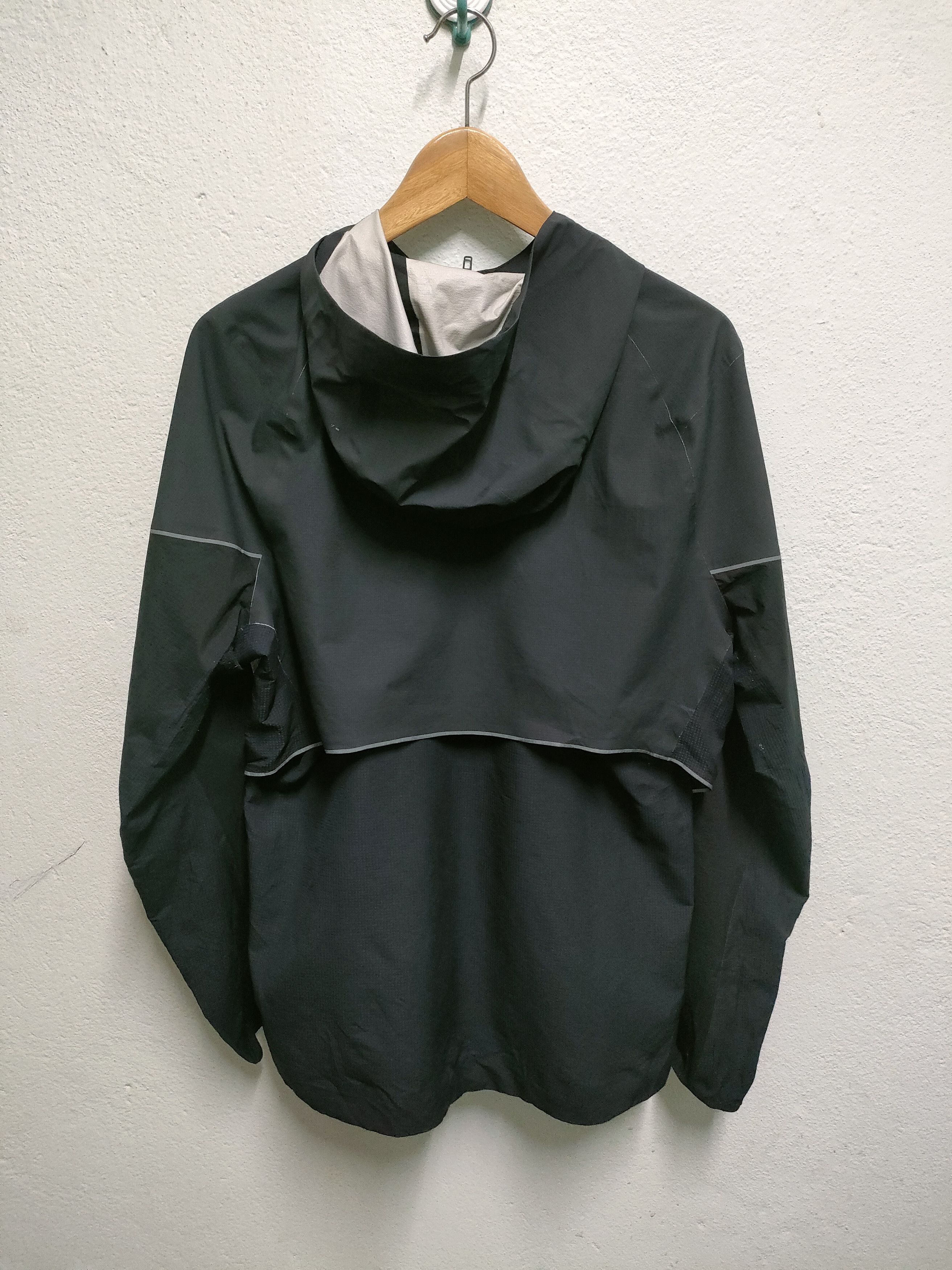 Lululemon Lululemon Designer In Vancouver Winbreaker Size US S / EU 44-46 / 1 - 3 Thumbnail
