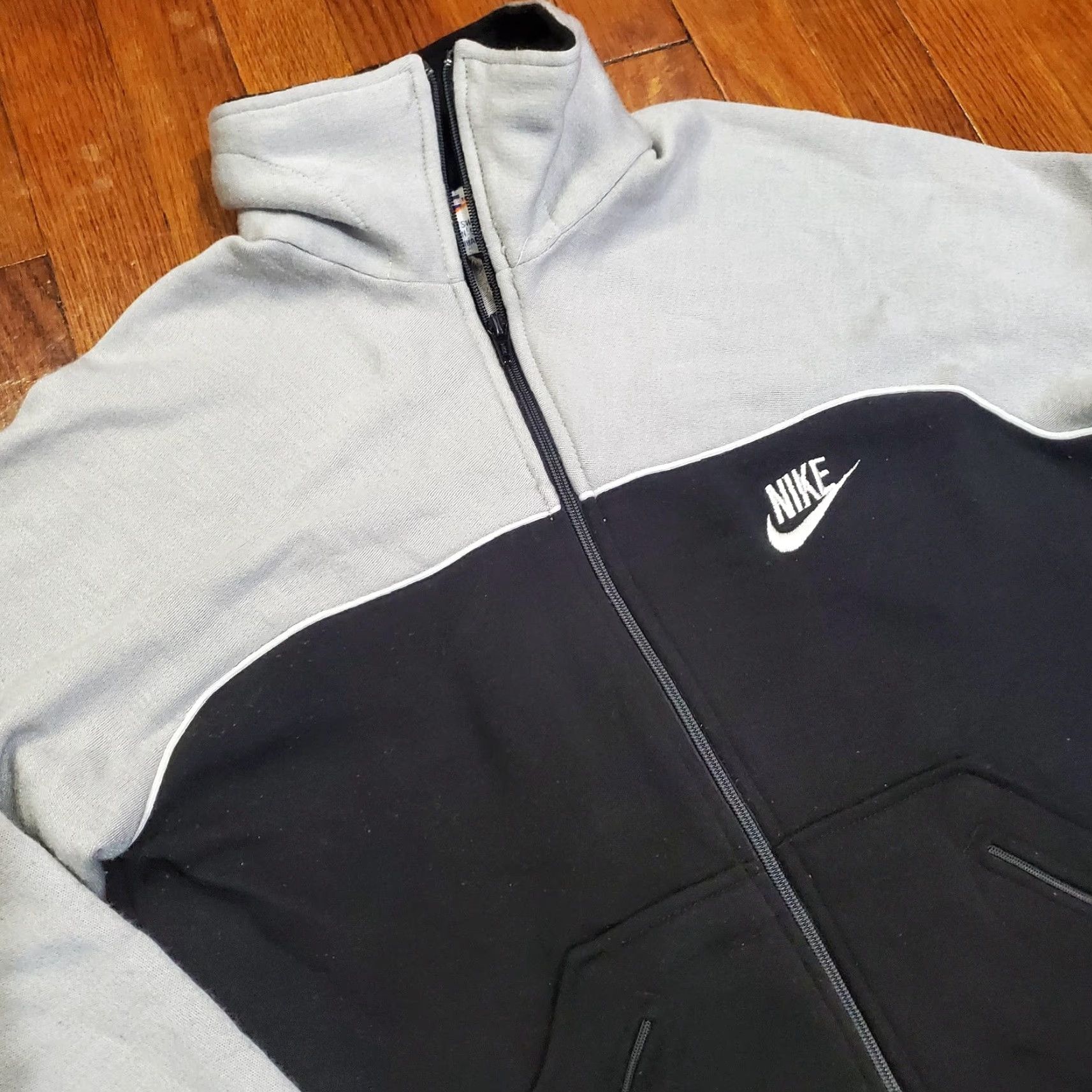 Nike VINTAGE Nike Jacket Mens Medium Black Gray Full Zip Mock Neck Swoosh Logo 90s Size US M / EU 48-50 / 2 - 4 Thumbnail