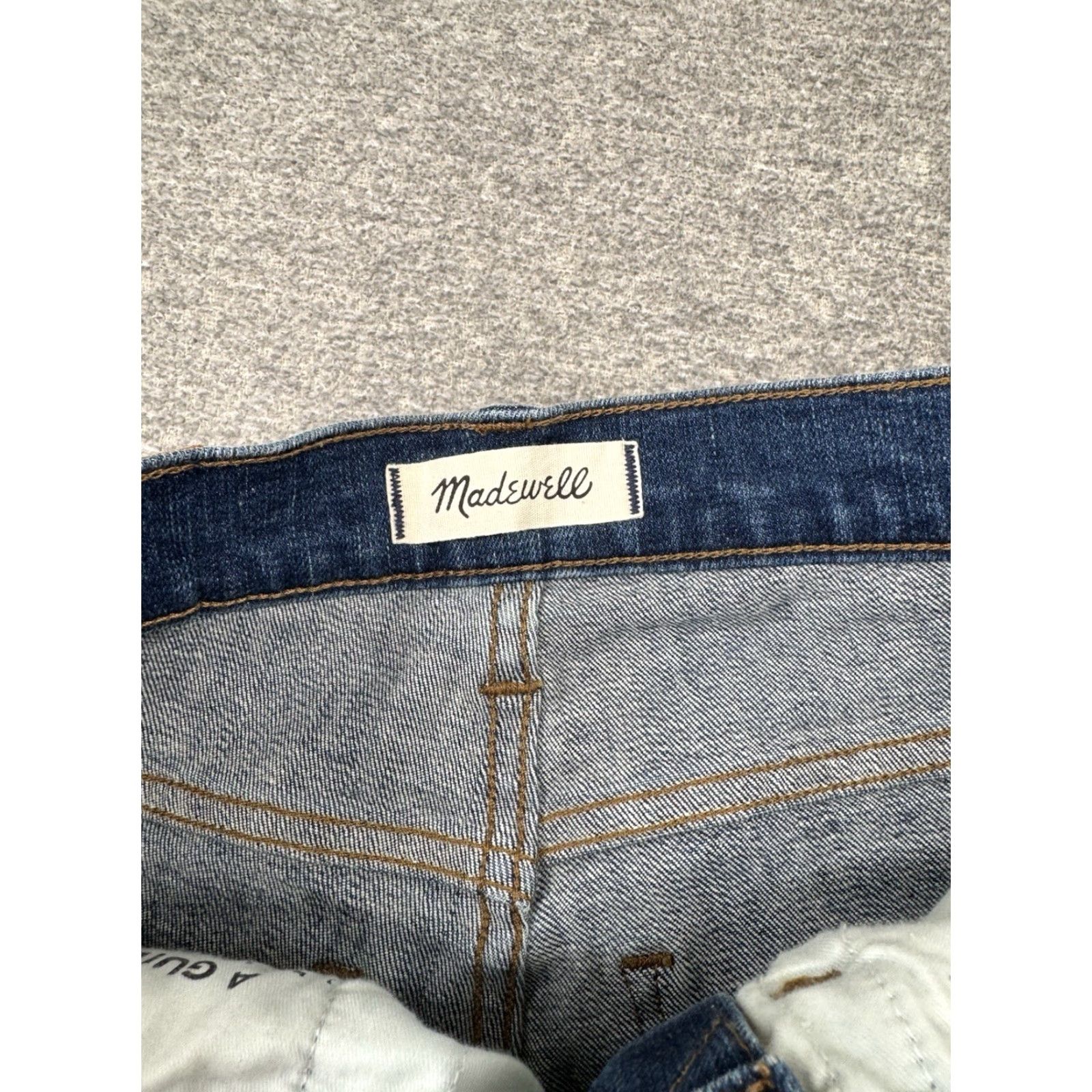 Madewell Madewell Jeans Women’s 27 Skinny 9” High Rise Blue Crop 28x24 Cropped Regular Inseam 24 Women’s Size 28 Black 28x25 Vintage Perfect Pre-owned Size 27" / US 4 / IT 40 - 6 Thumbnail