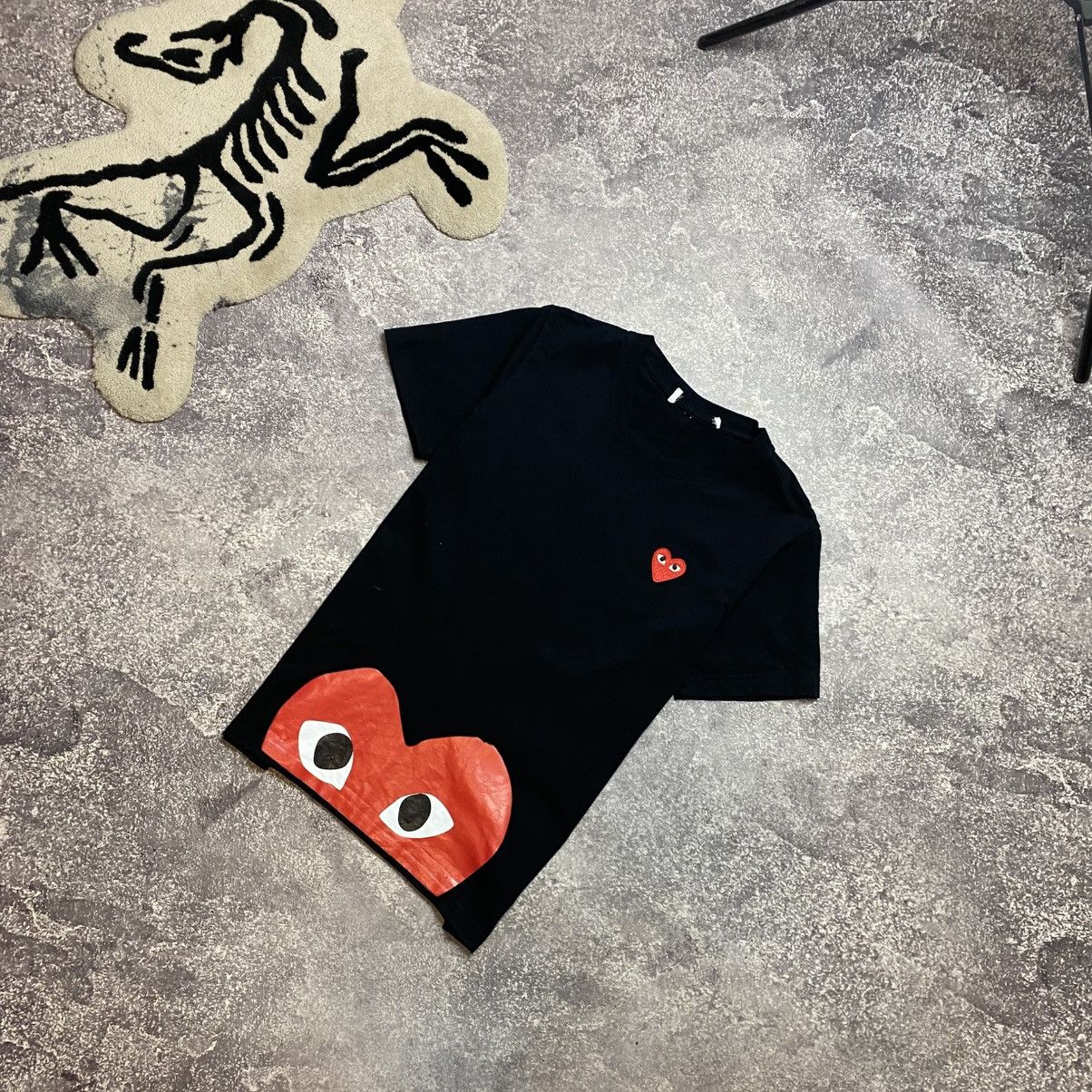 Comme des Garcons PLAY Men’s Play Comme Des Garçons Style Big logo y2k tee Size US S / EU 44-46 / 1 - 1 Thumbnail