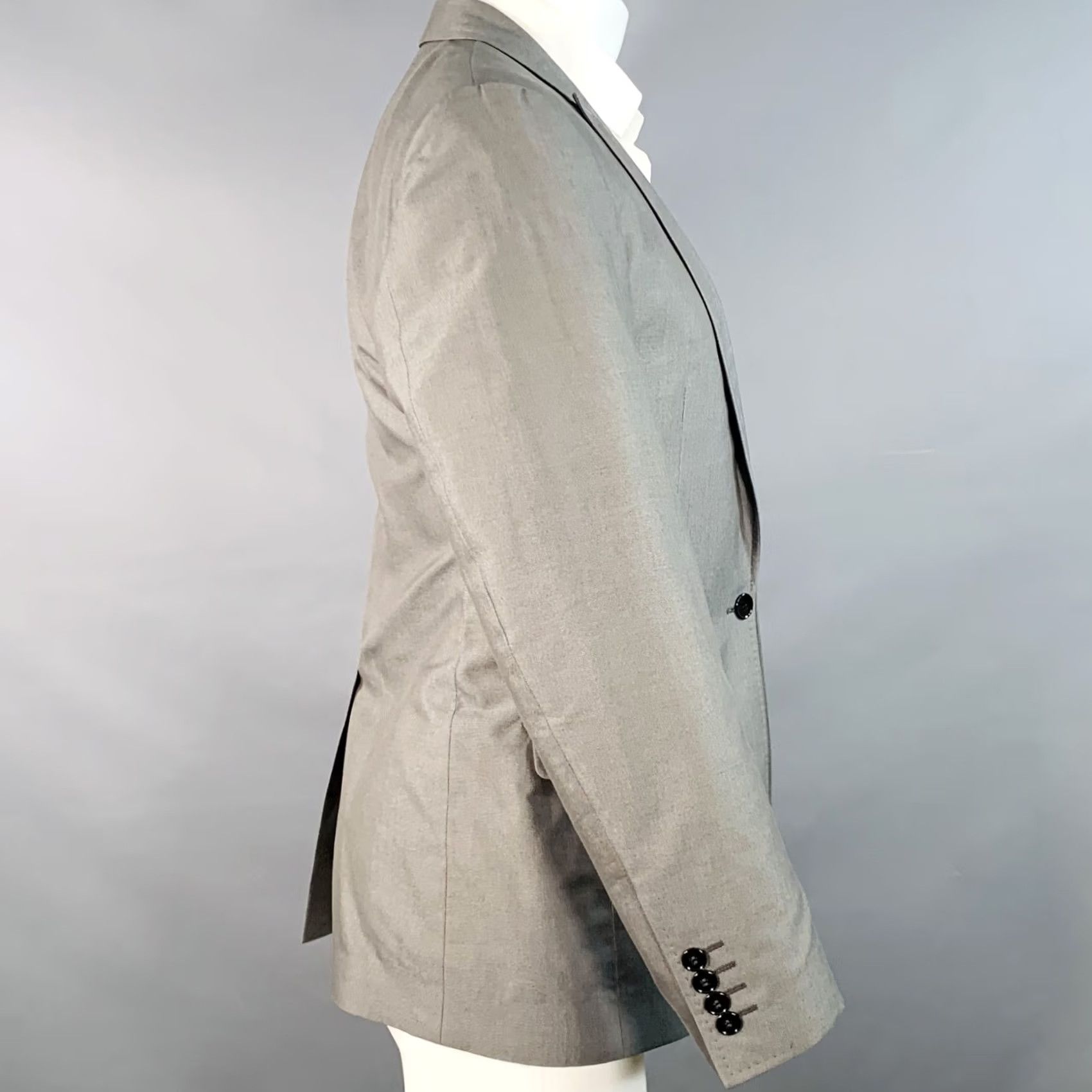 Dolce & Gabbana DOLCE & GABBANA Size 38 Grey Cotton Silk Peak Lapel Single Button Sport Coat Mens Regular Italy Size US XXS / EU 40 - 4 Thumbnail