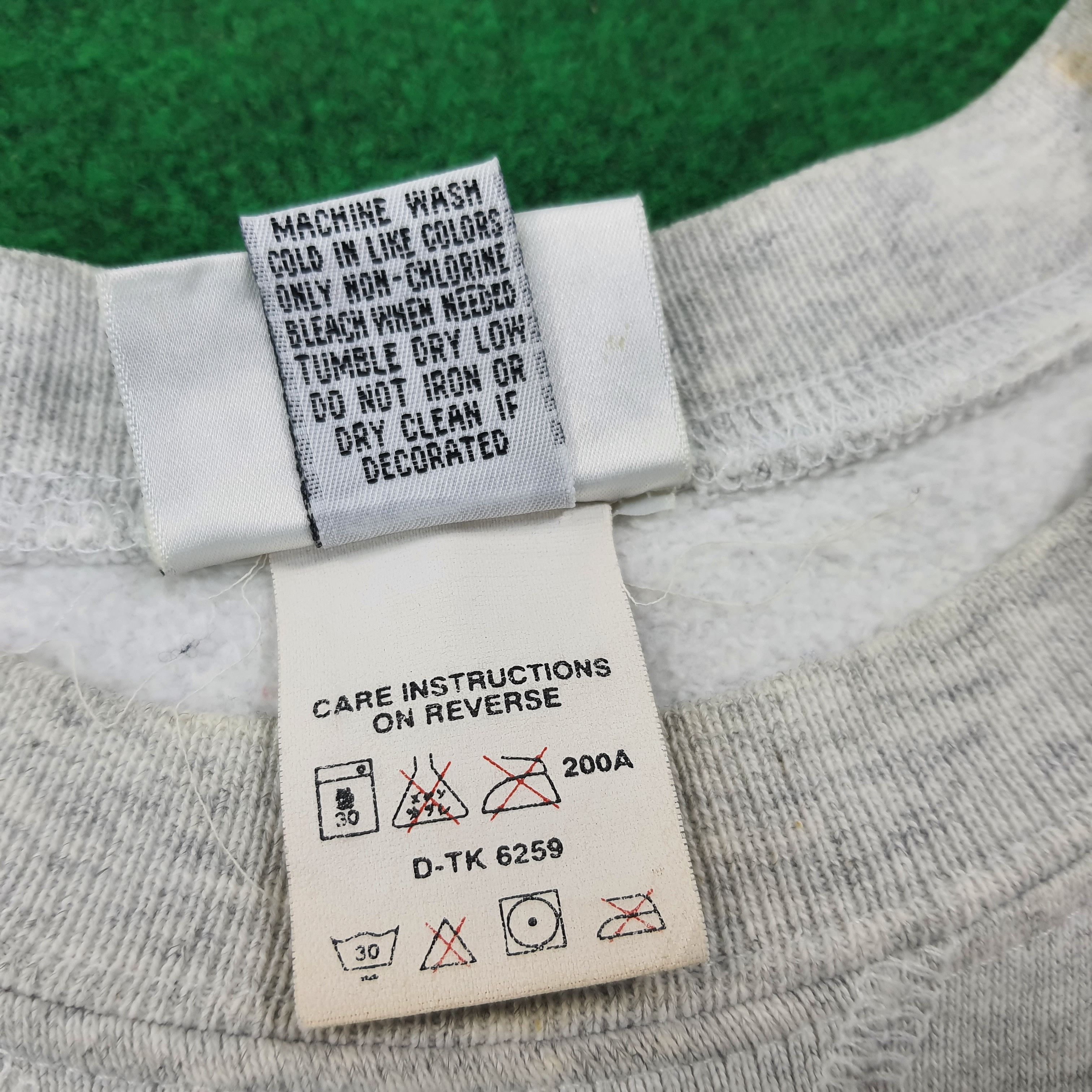 DKNY × Vintage Vintage DKNY Jeans Streetwear Sweatshirt C230N3 Size US L / EU 52-54 / 3 - 7 Thumbnail