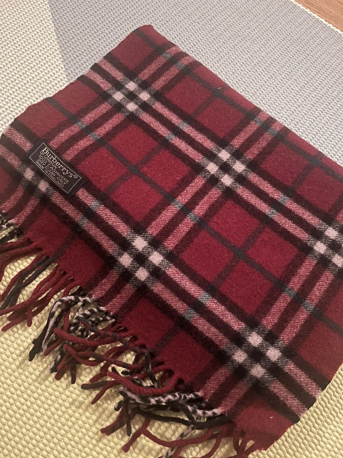Burberry × Vintage Burberry Maroon Cashmere Scarf Size ONE SIZE - 3 Thumbnail