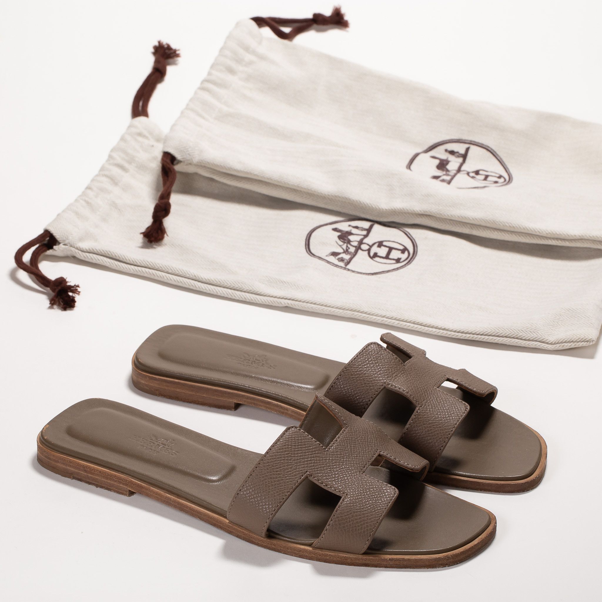 Hermes Oran Women Sandals Etoupe Leather EU 38
