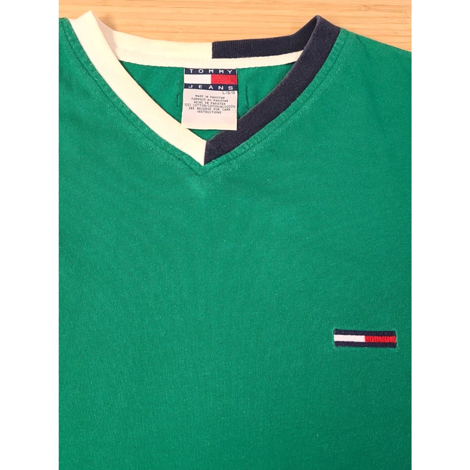 Tommy Hilfiger VINTAGE Tommy Jeans V-Neck T-Shirt Men Large Green Short Sleeve Size US L / EU 52-54 / 3 - 2 Thumbnail