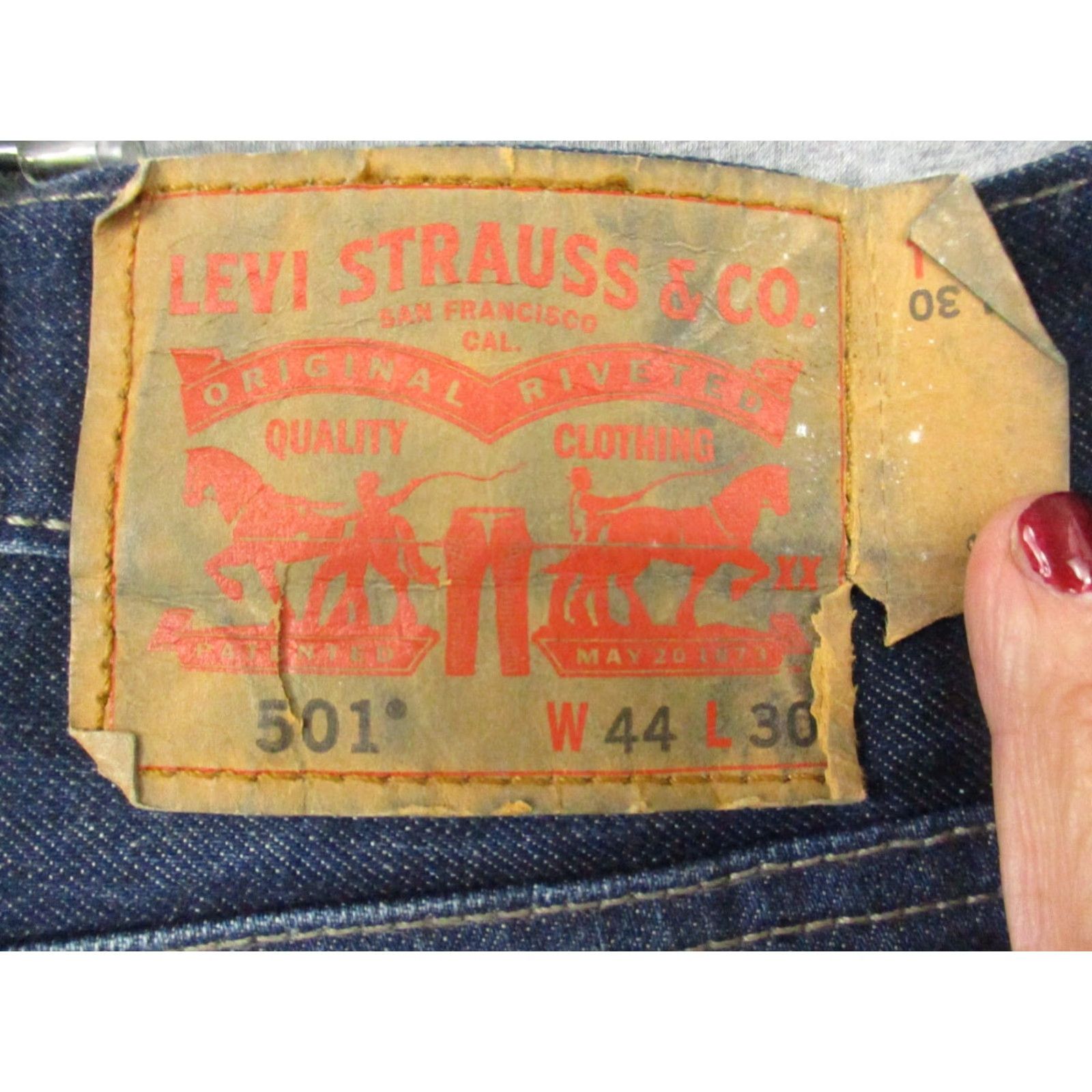 Levi's Levi's 501 XX Jeans 44x30 Blue Denim Button Fly Vintage USA 501XX Mens Straight Jeans Size US 44 / EU 60 - 4 Thumbnail