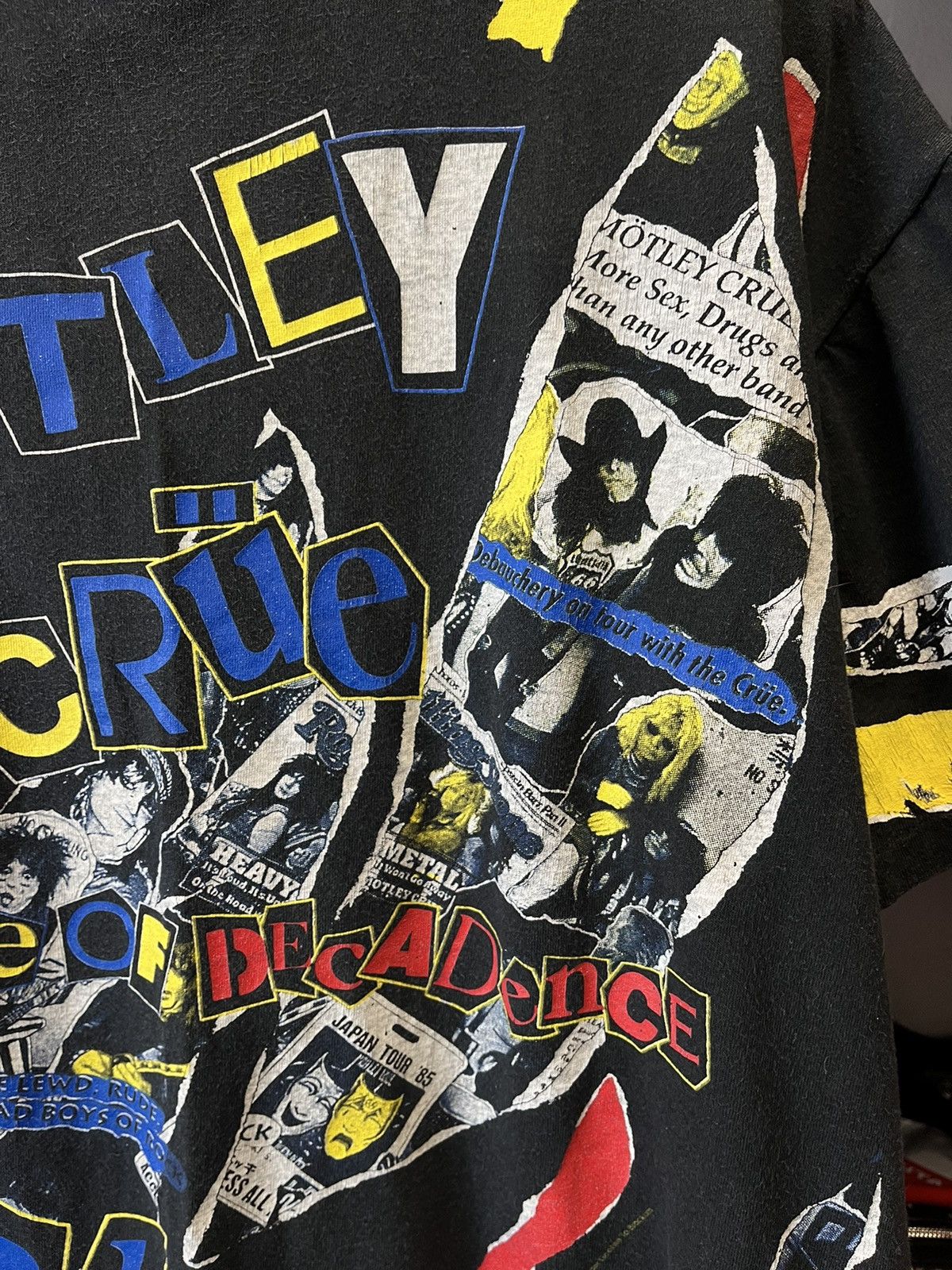 Band Tees Vintage 1991 Motley Crue Decade Of Decadence T-shirt Size US XL / EU 56 / 4 - 3 Thumbnail