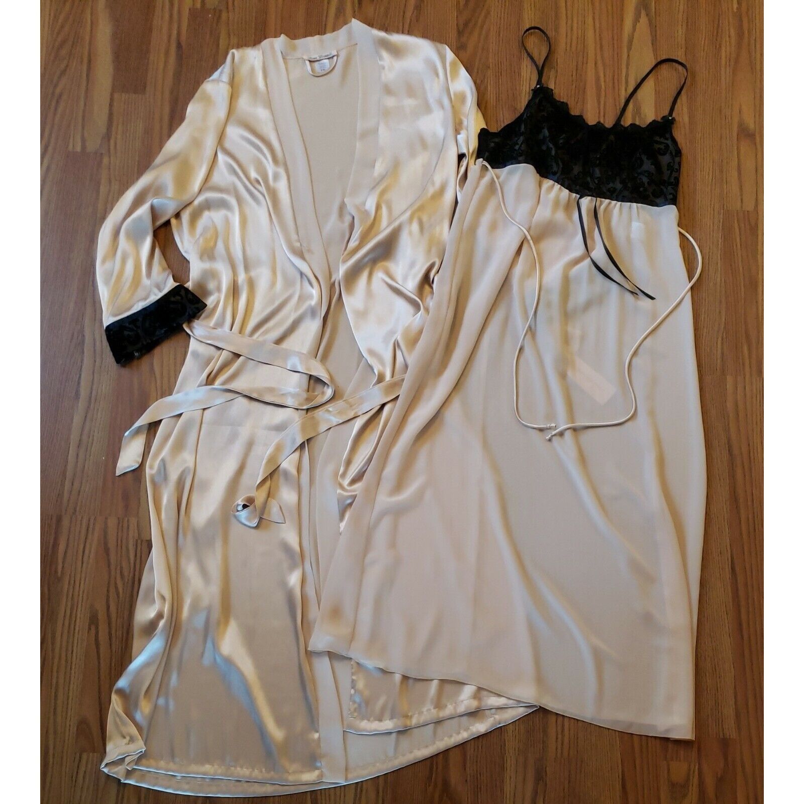 Vintage Champagne Satin Peignoir Set S/M Long Sheer Nightgown Gown V Size ONE SIZE - 2 Thumbnail