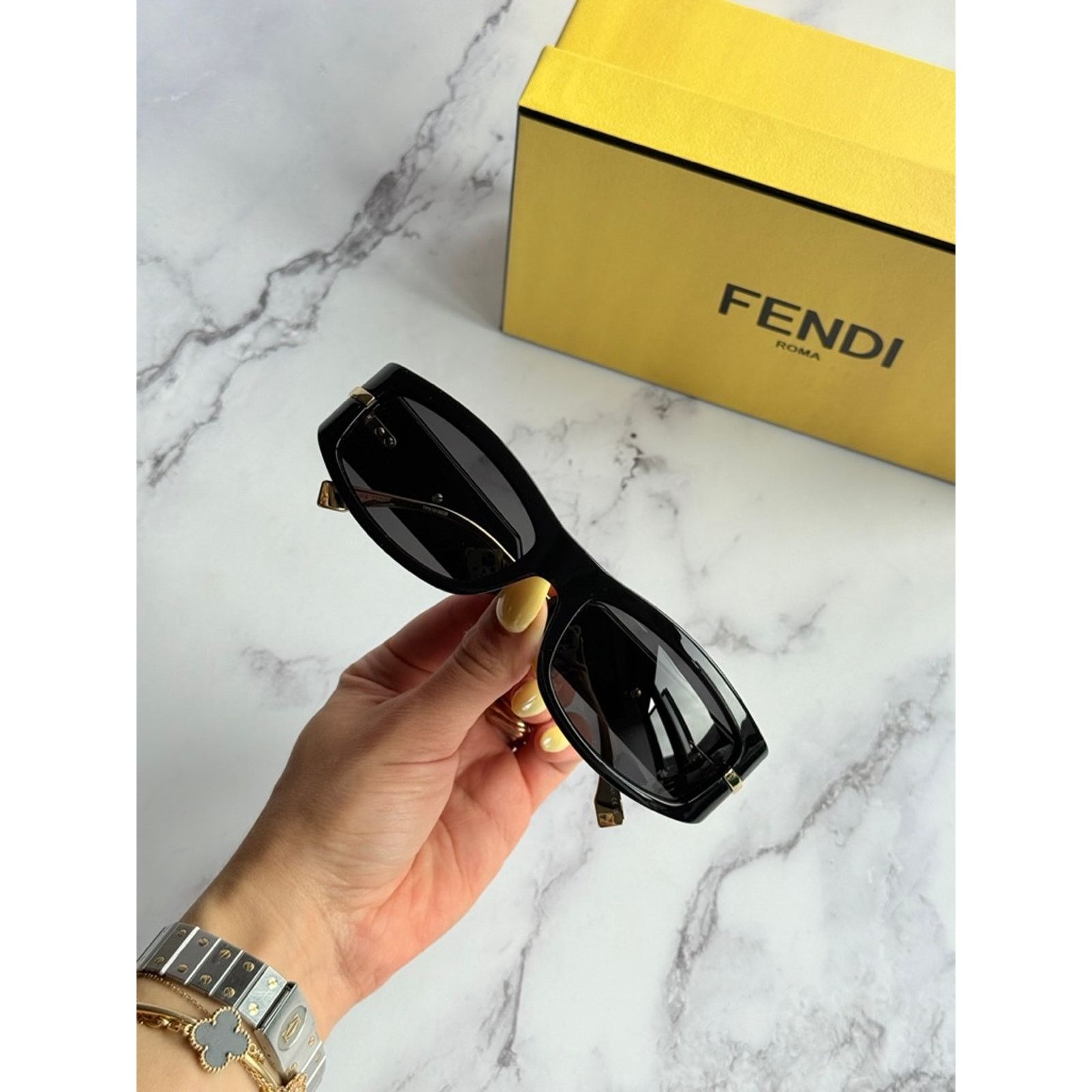 Fendi NEW Fendi FE40120I Fendigraphy Black Shield Sunglasses Size ONE SIZE - 8 Thumbnail