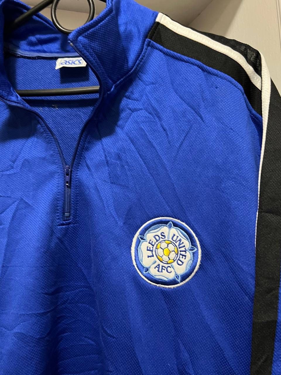 Asics Vintage 00s Asics Leeds United Football Zip 1/4 Sweatshirt Size US L / EU 52-54 / 3 - 5 Thumbnail