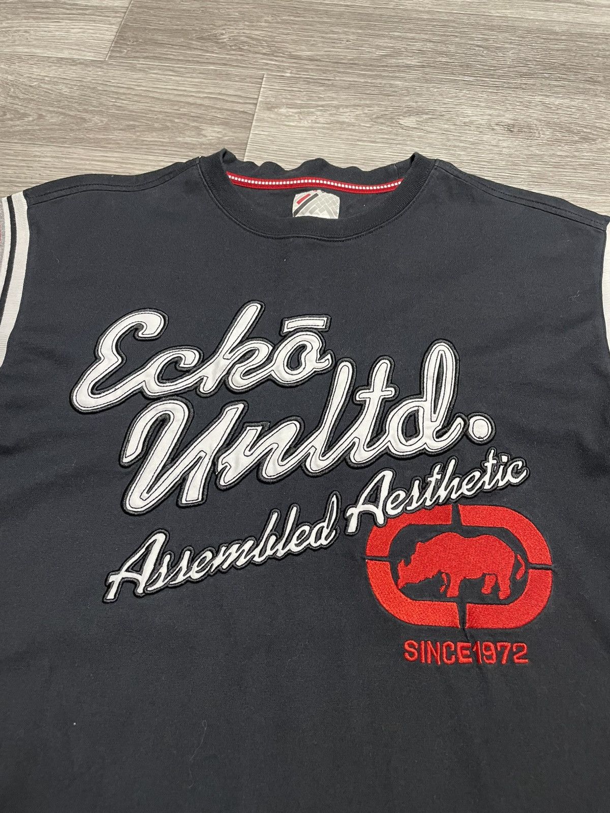 Ecko Unltd. Vintage Ecko Unltd Big Embroidered Logo Rap T-Shirt Size US L / EU 52-54 / 3 - 4 Thumbnail