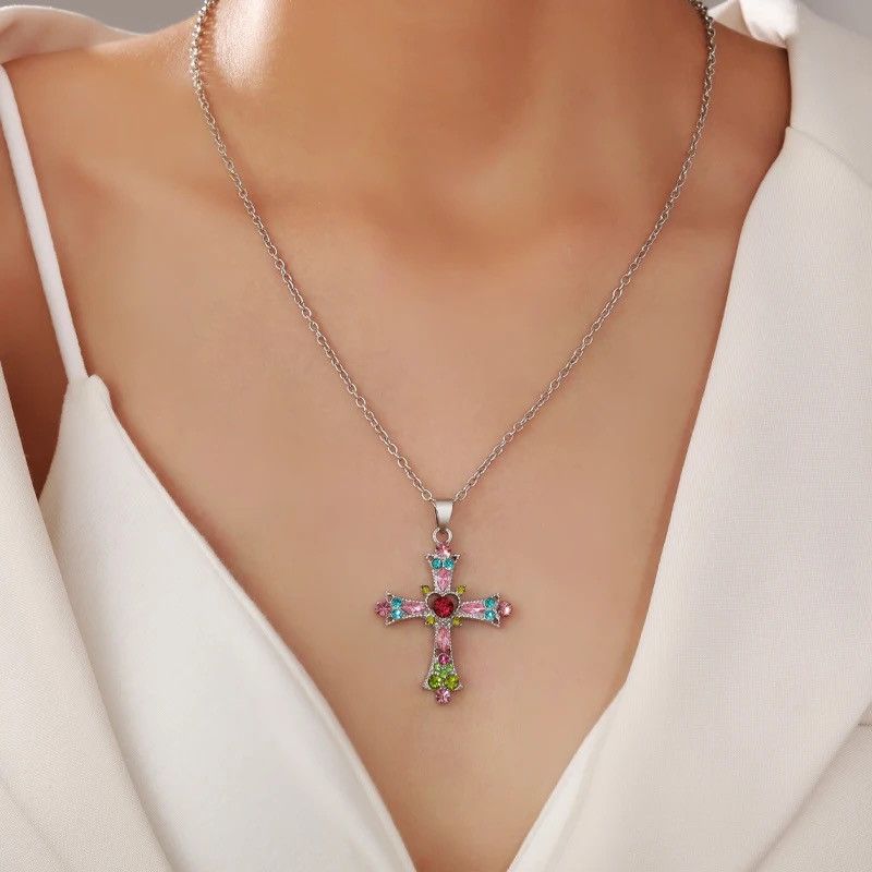 Jewelry × Vintage Zircon Cross Necklace Love Heart Cross Pendant Necklaces Size ONE SIZE - 2 Thumbnail
