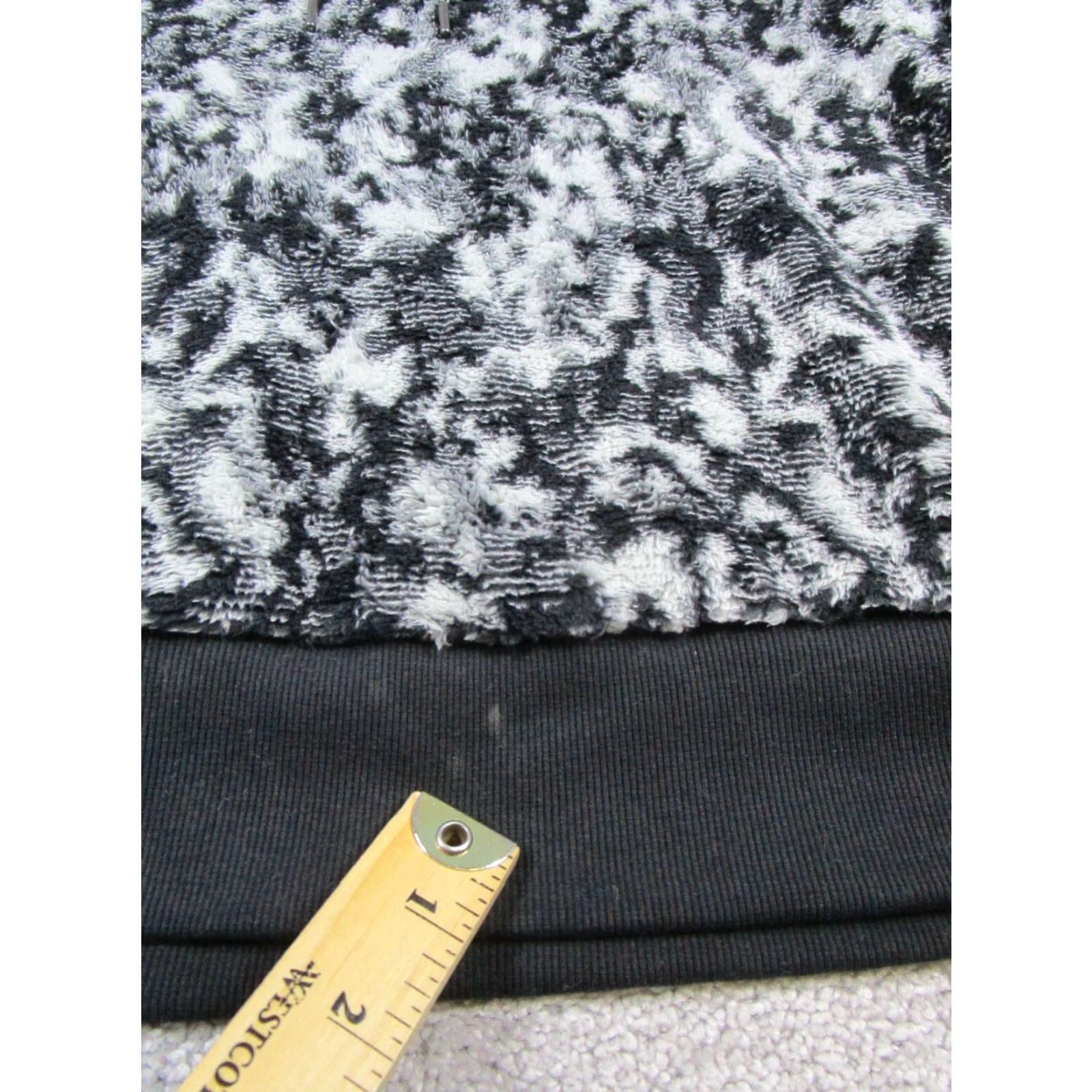 Athleta Athleta Hoodie Womens M Black Tuga Sherpa Fleece Camouflage Colorful Pullover Mock Neck Gym & Training, Hiking, Walking Mens Womens Girls Boys Size M / US 6-8 / IT 42-44 - 6 Thumbnail