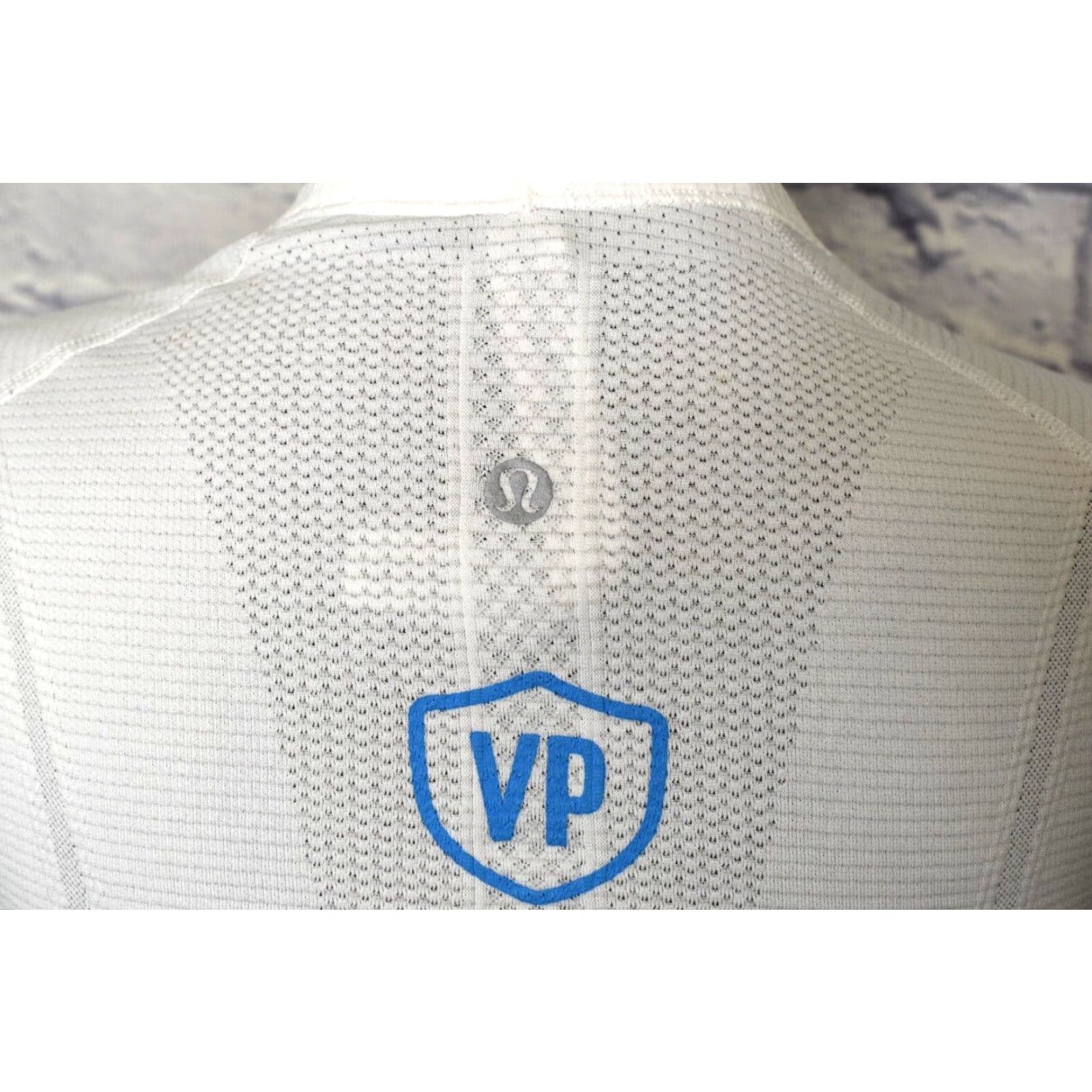 Lululemon Lululemon Short Sleeve Vital Performance Athletic Shirt Womens 2XS 6 White Size XXS / US 00 / IT 34 - 6 Thumbnail