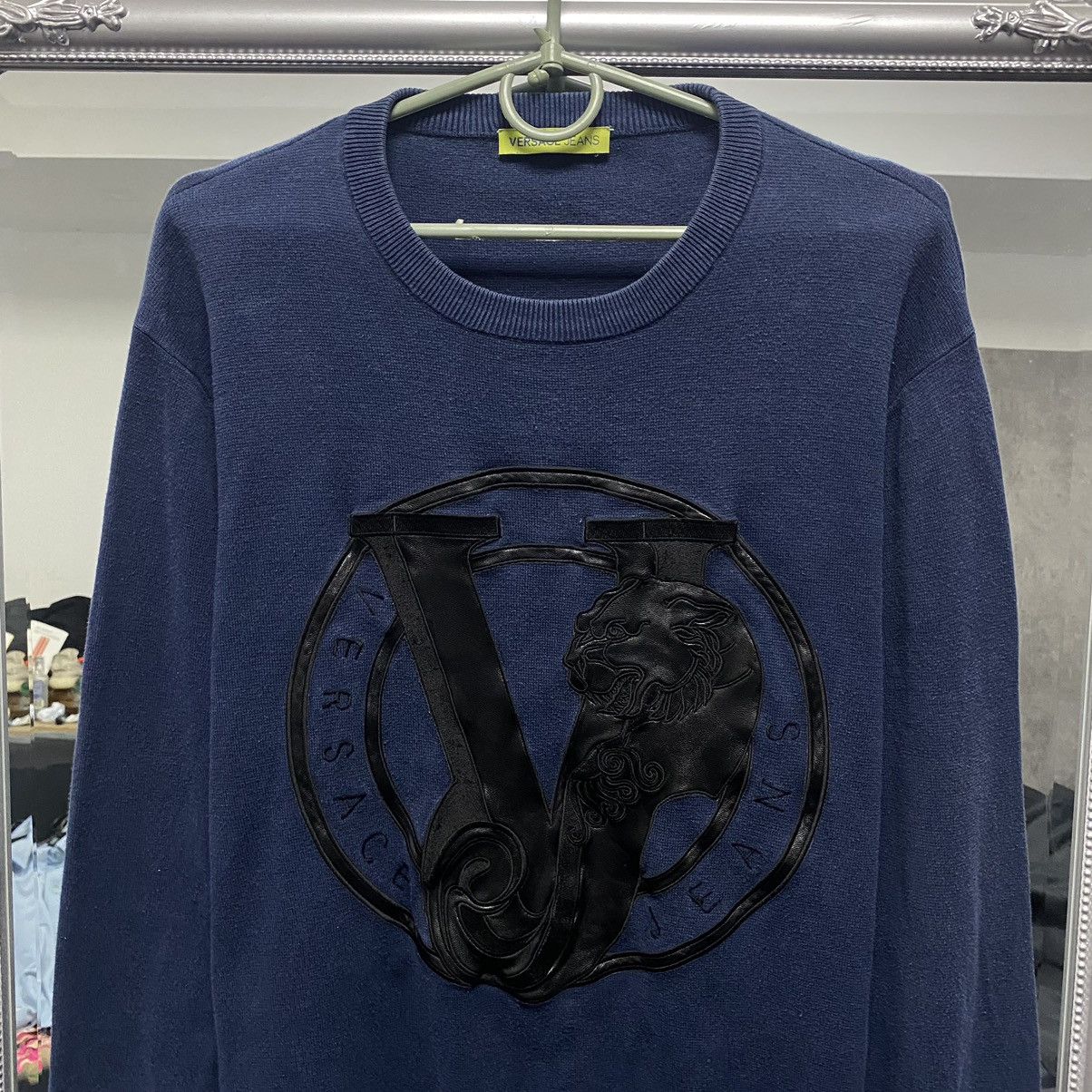 Versace Vintage Versace big logo sweatshirt navy Size US L / EU 52-54 / 3 - 2 Thumbnail