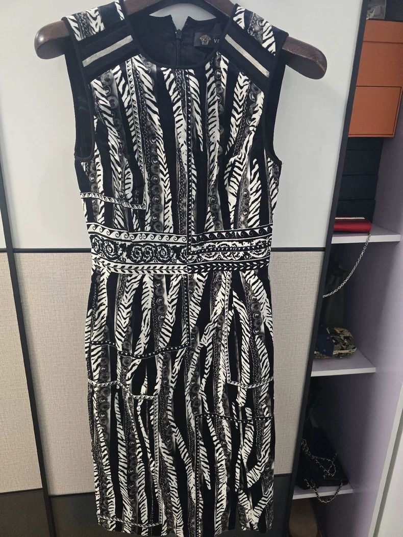Versace Versace Sleeveless Printed Dress - dmc Size US M / EU 48-50 / 2 - 1 Thumbnail