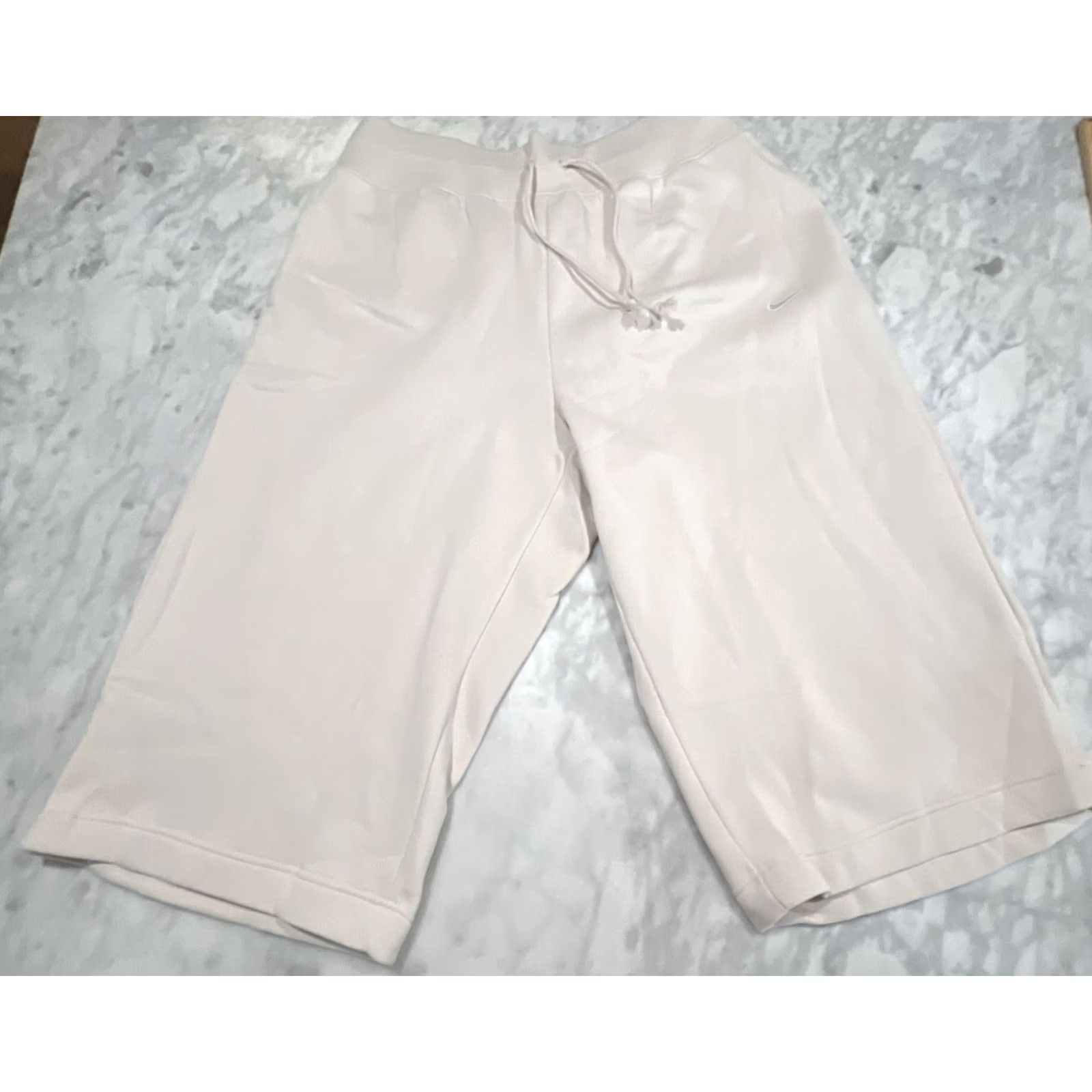Nike VINTAGE Nike Crop Sweatpants Women’s 2XL Wide-Leg Fleece Drawstring FB8418-104 NWT Size 40" / US 18 - 2 Thumbnail