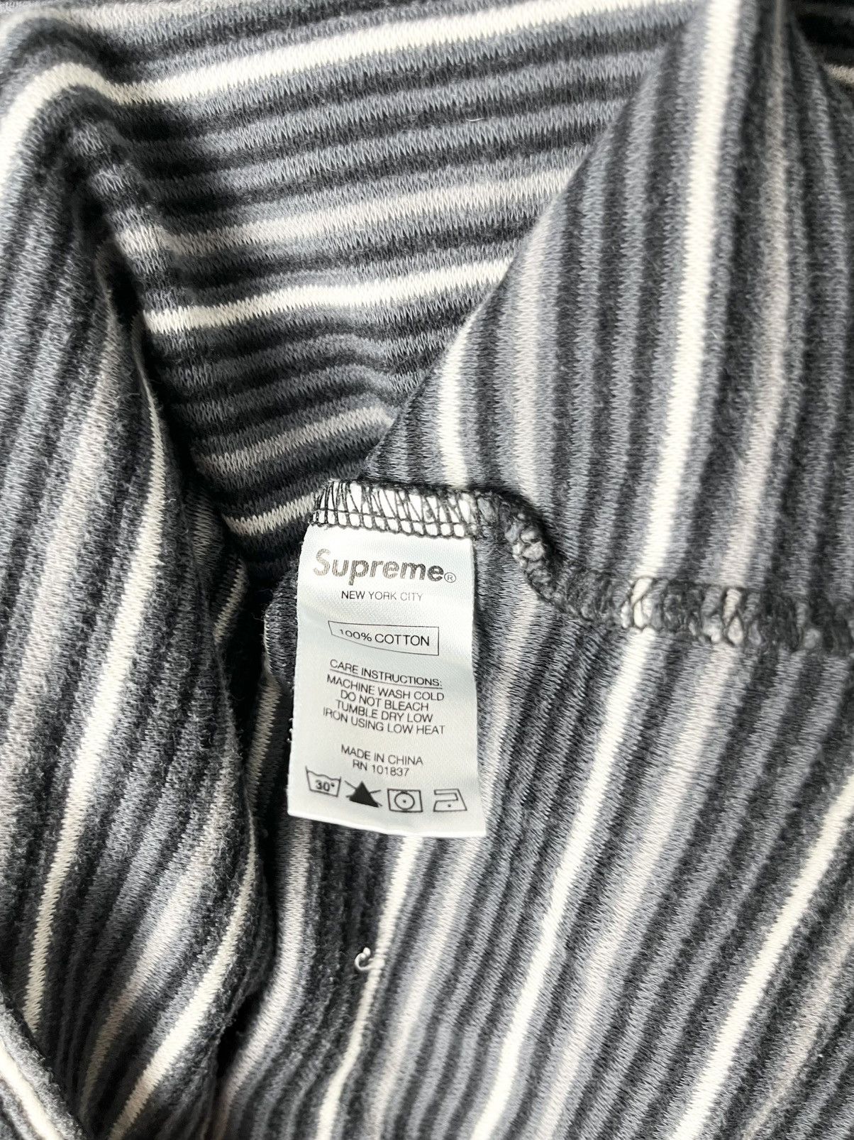 Supreme Supreme Raised Stripe Top Black FW17 Size US XL / EU 56 / 4 - 7 Thumbnail