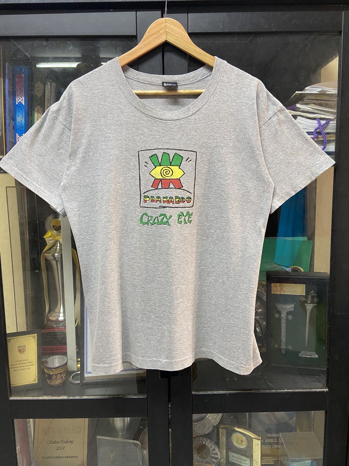 image of Art x Vintage 90's Peakaboo Crazy Eye Find in Grey, Men's (Size Medium)