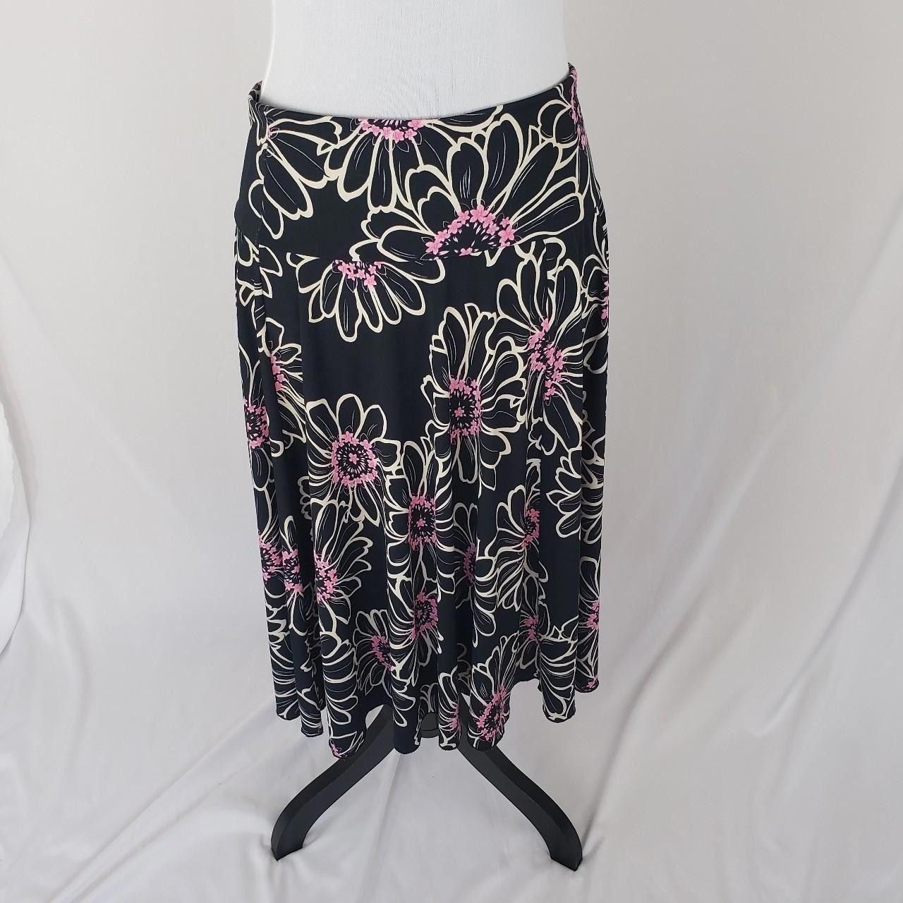 Designer LILY Large Black, White, and Hot Pink accent flowers Size 36" / US 14 / IT 50 - 1 Thumbnail