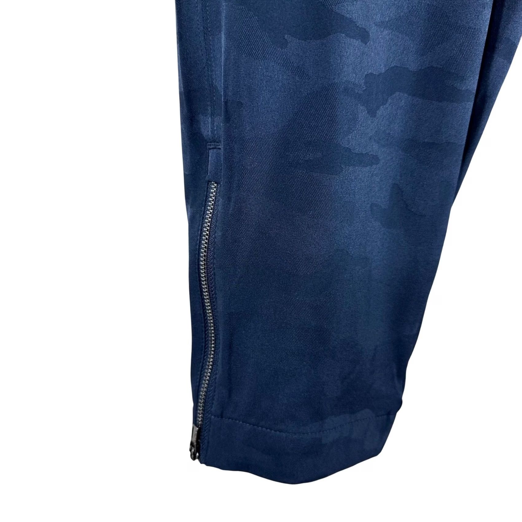Athleta Athleta Womens Navy Blue Camo Joggers Size 8P Petite Zip Pockets Activewear Pant Size 30" / US 8 / IT 44 - 5 Thumbnail