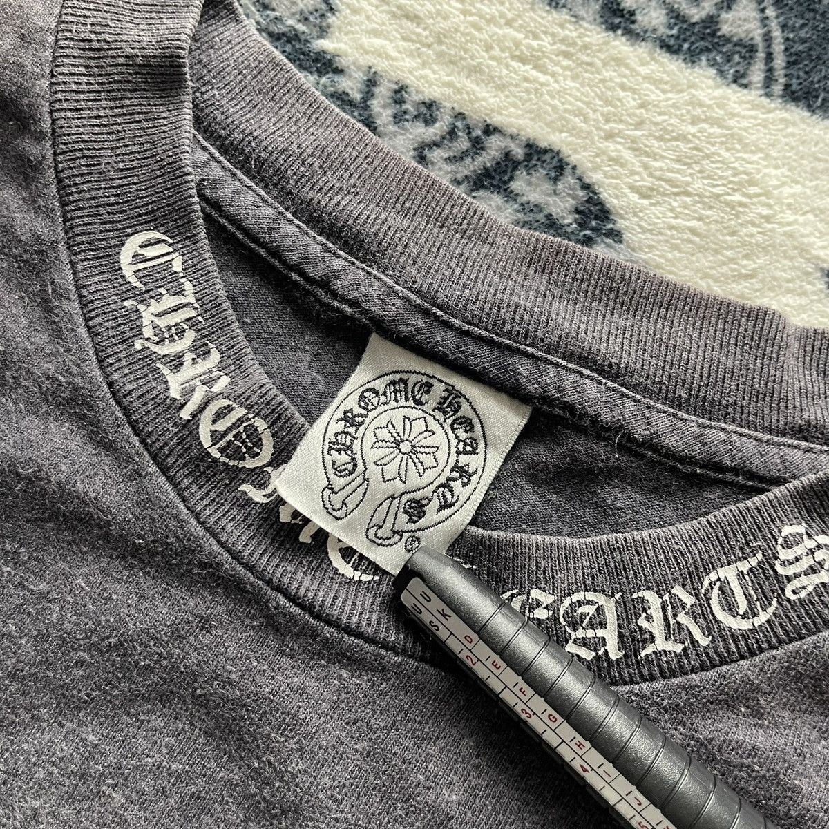 Chrome Hearts Chrome Hearts Vintage Neck Logo Dagger Pocket T-Shirt Size US M / EU 48-50 / 2 - 3 Thumbnail