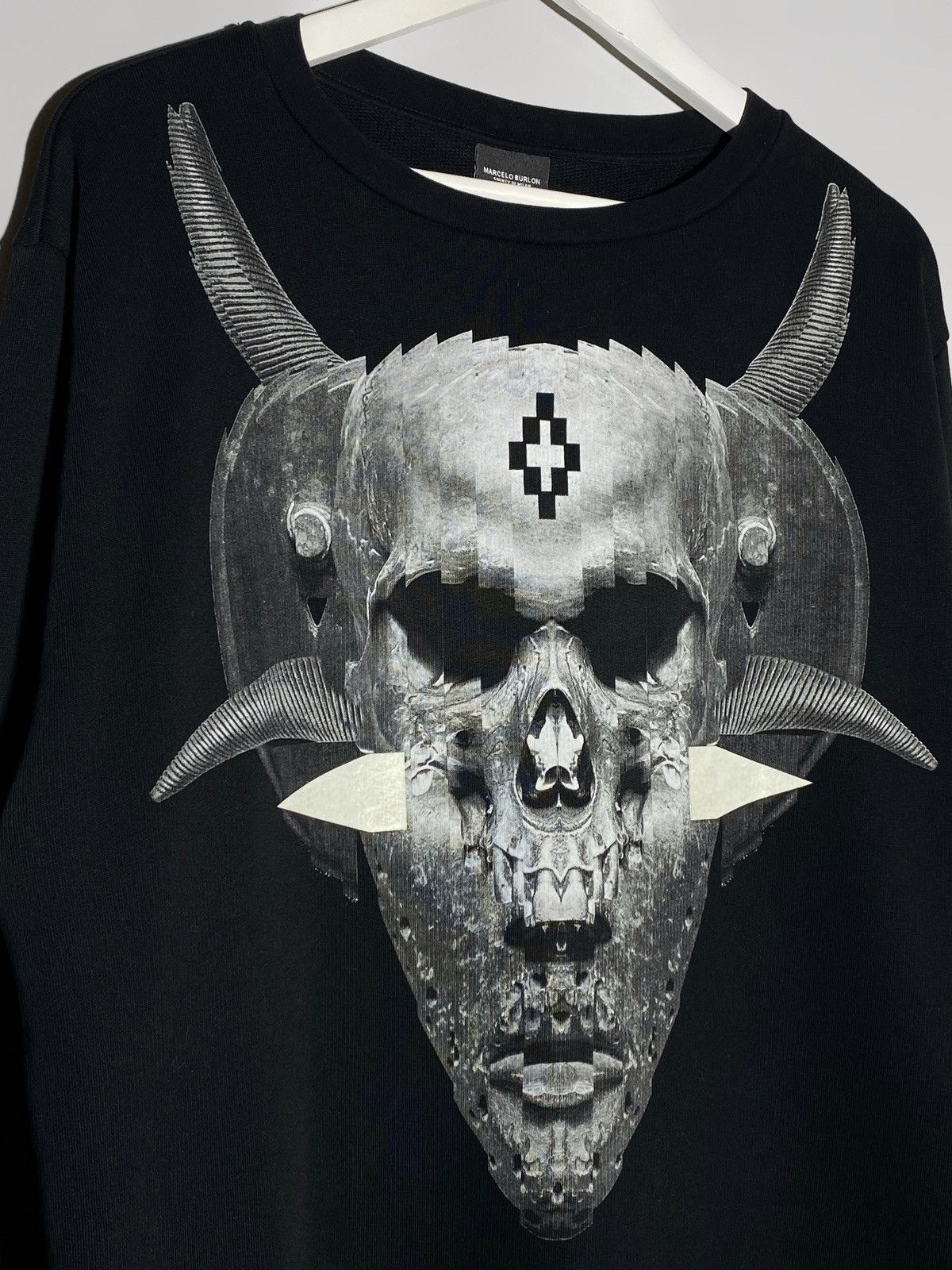 Marcelo Burlon Marcelo Burlon authentic black skull logo print sweatshirt Size US XL / EU 56 / 4 - 2 Thumbnail
