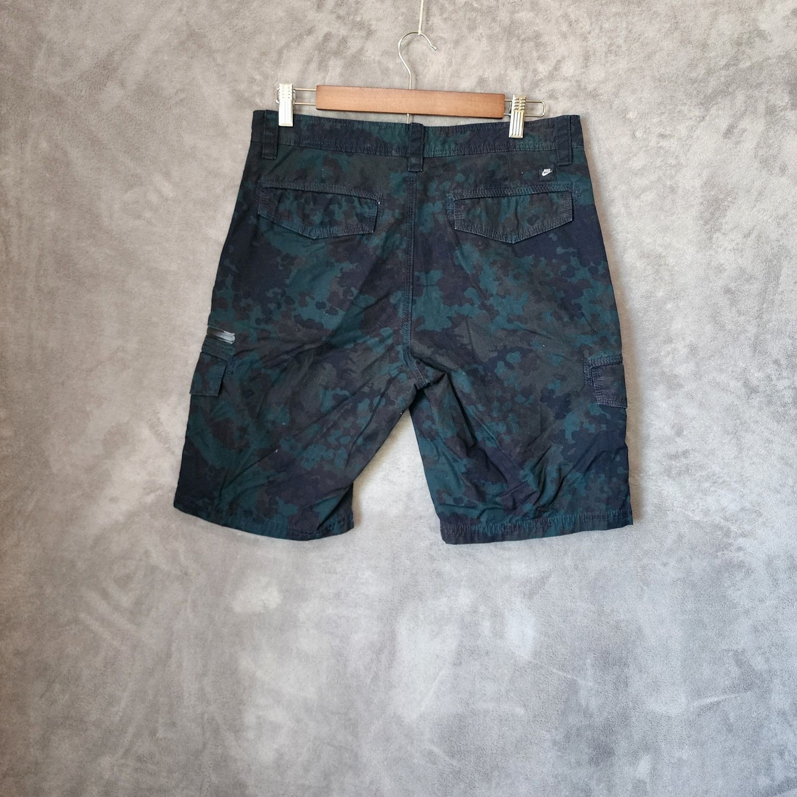 Nike Nike Medium Camo Cargo Shorts Dark Green Men's Size US 32 / EU 48 - 2 Thumbnail