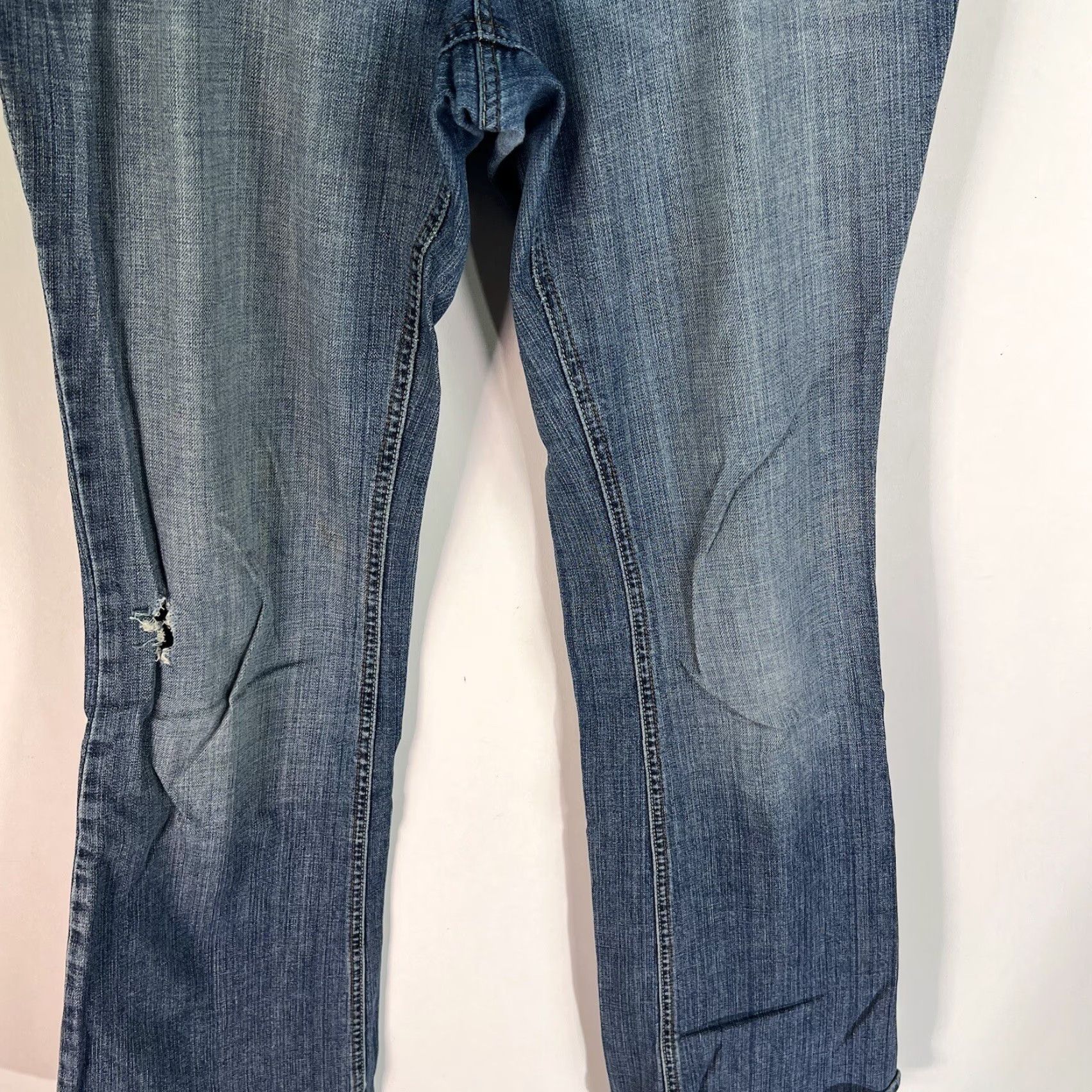Mossimo MOSSIMO Distressed Bootcut Jeans Size 10 34x32 Blue Women's Denim Size 32" / US 10 / IT 46 - 3 Thumbnail