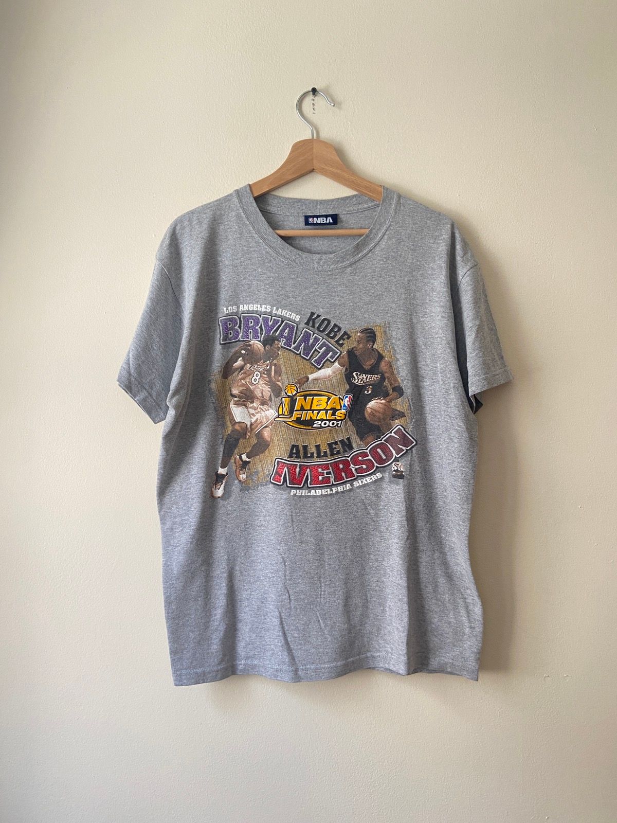 Vintage Vintage 2001 NBA Finals Kobe Bryant Allen Iverson tee shirt Size US L / EU 52-54 / 3 - 1 Preview