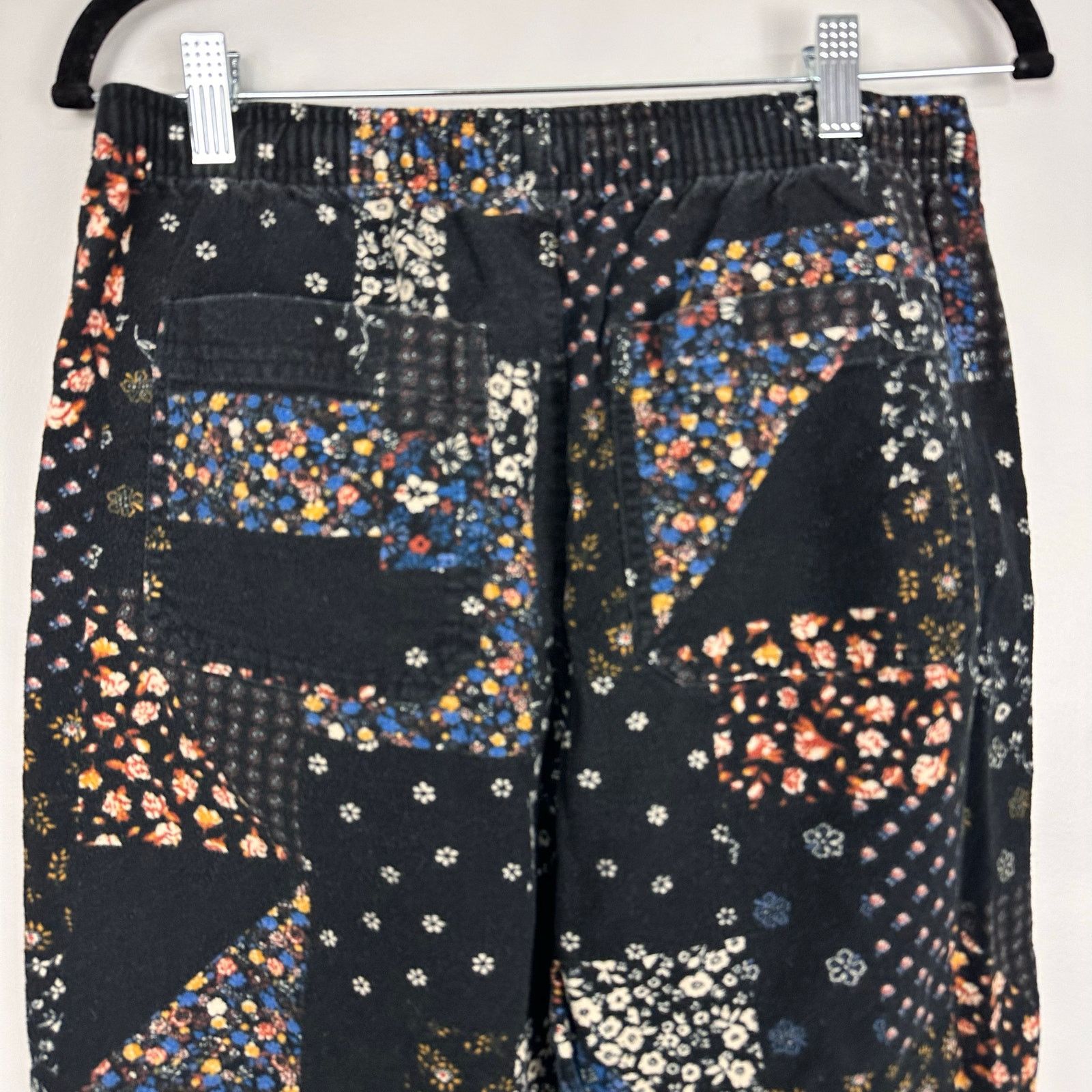 Urban Outfitters UO Mens Patchwork Floral Pattern Beach Casual Pant Sz Small Size US 26 / EU 42 - 9 Thumbnail