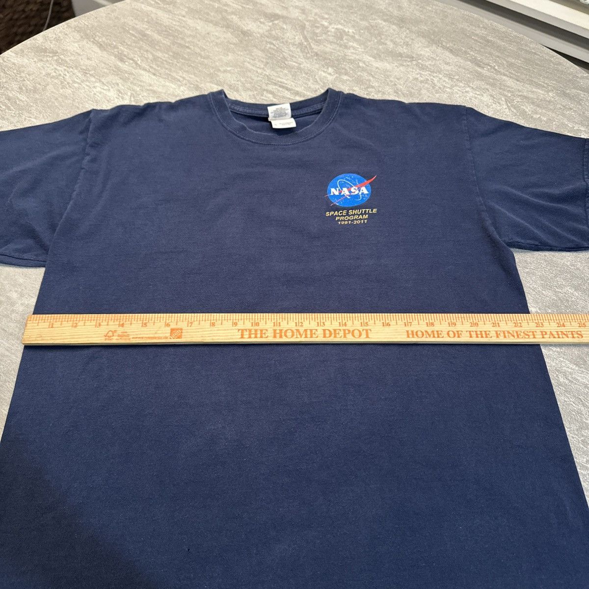 Gildan NASA Space Shuttle Program 1981-2011 Shirt Space Exploration Size US XL / EU 56 / 4 - 7 Thumbnail