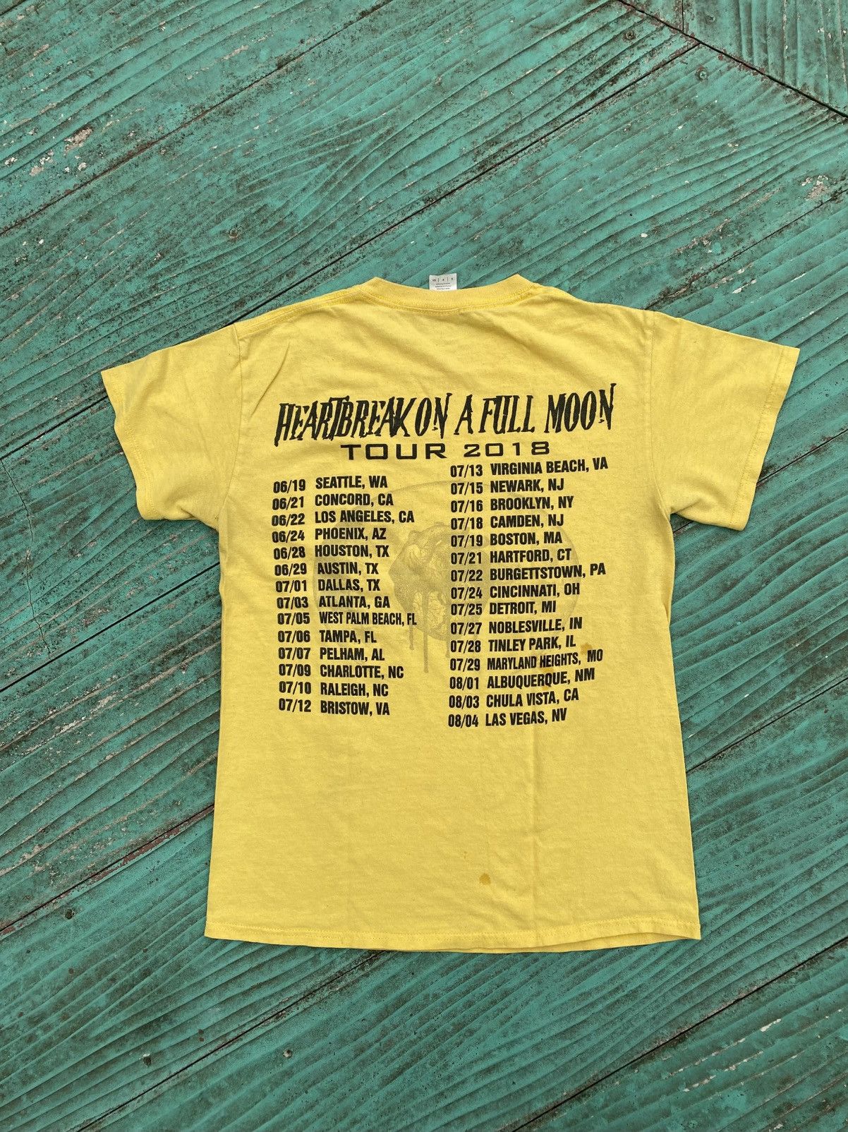 Gildan Chris brown #LIT heartbreak on a full moon tour 2018 Size US S / EU 44-46 / 1 - 3 Thumbnail