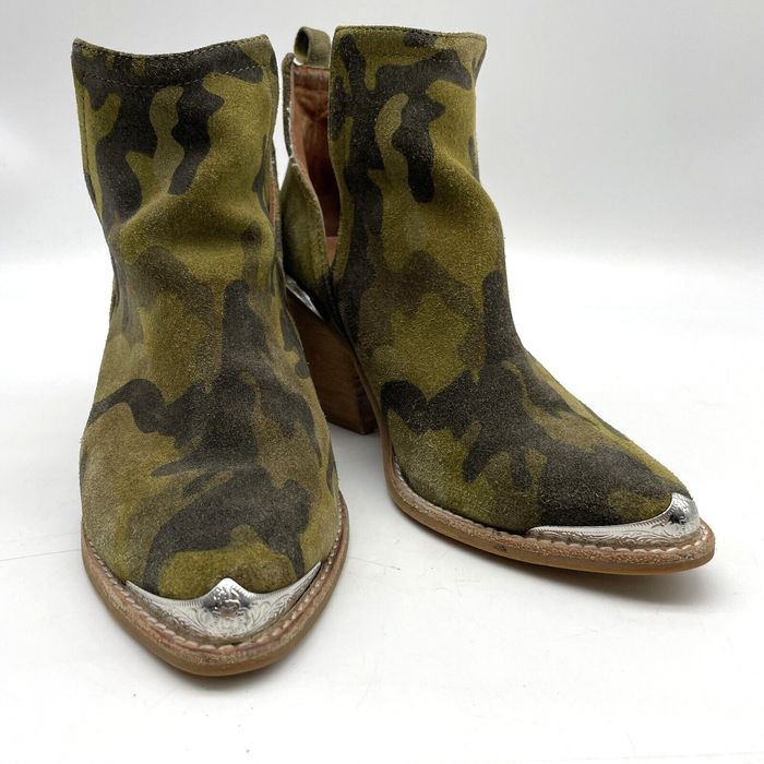 jeffrey campbell camo booties