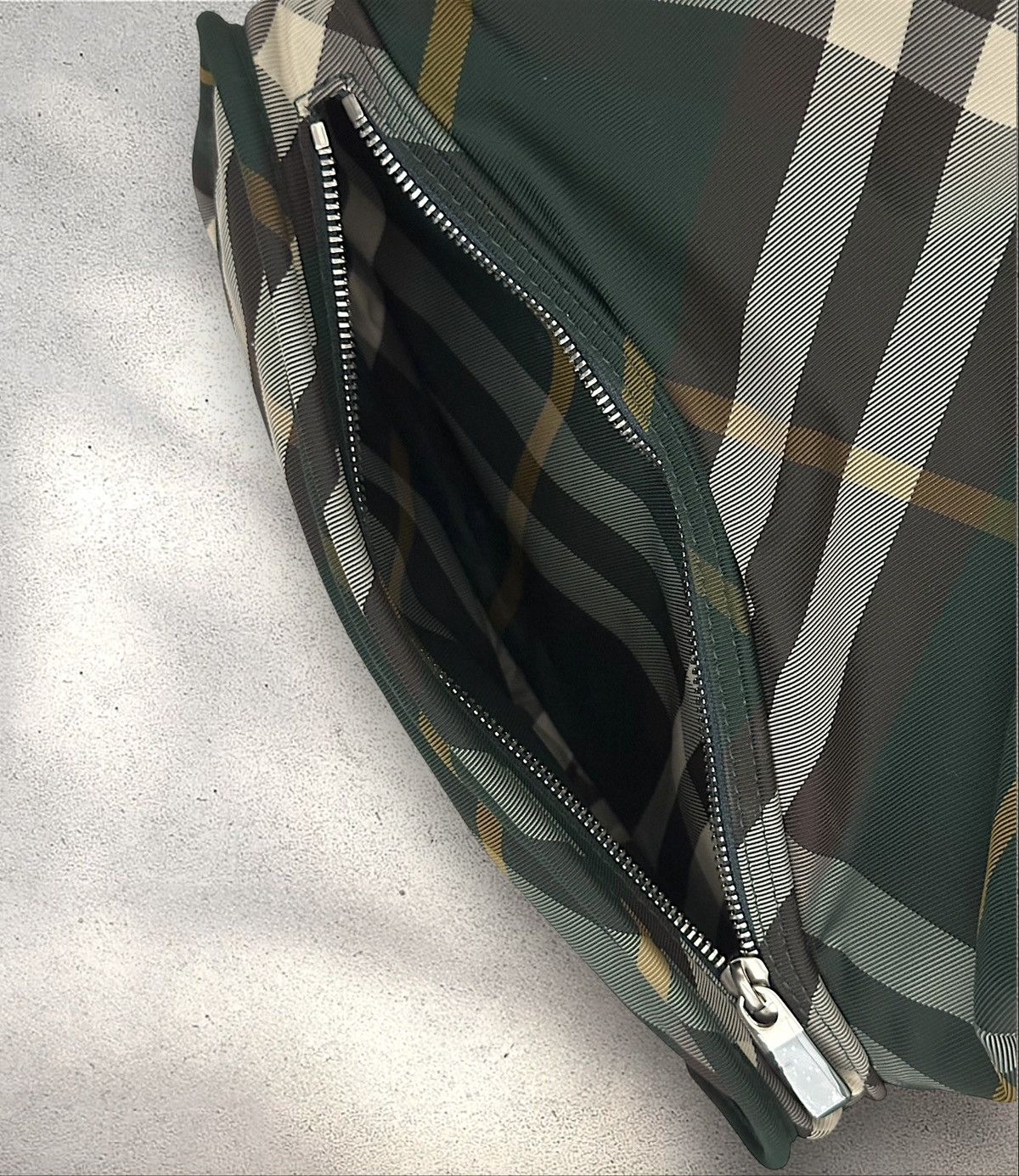 Burberry Burberry Plaid Backpack Size ONE SIZE - 12 Thumbnail
