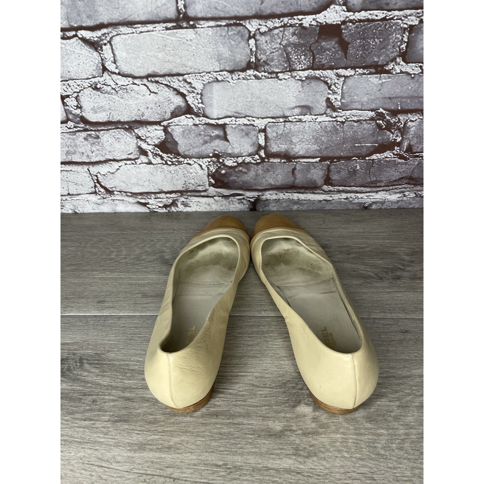 Carel Paris CAREL PARIS Ivory Leather Tan Brown Cap Toe Ballet Flats Wom Size US 9 / IT 39 - 14 Thumbnail