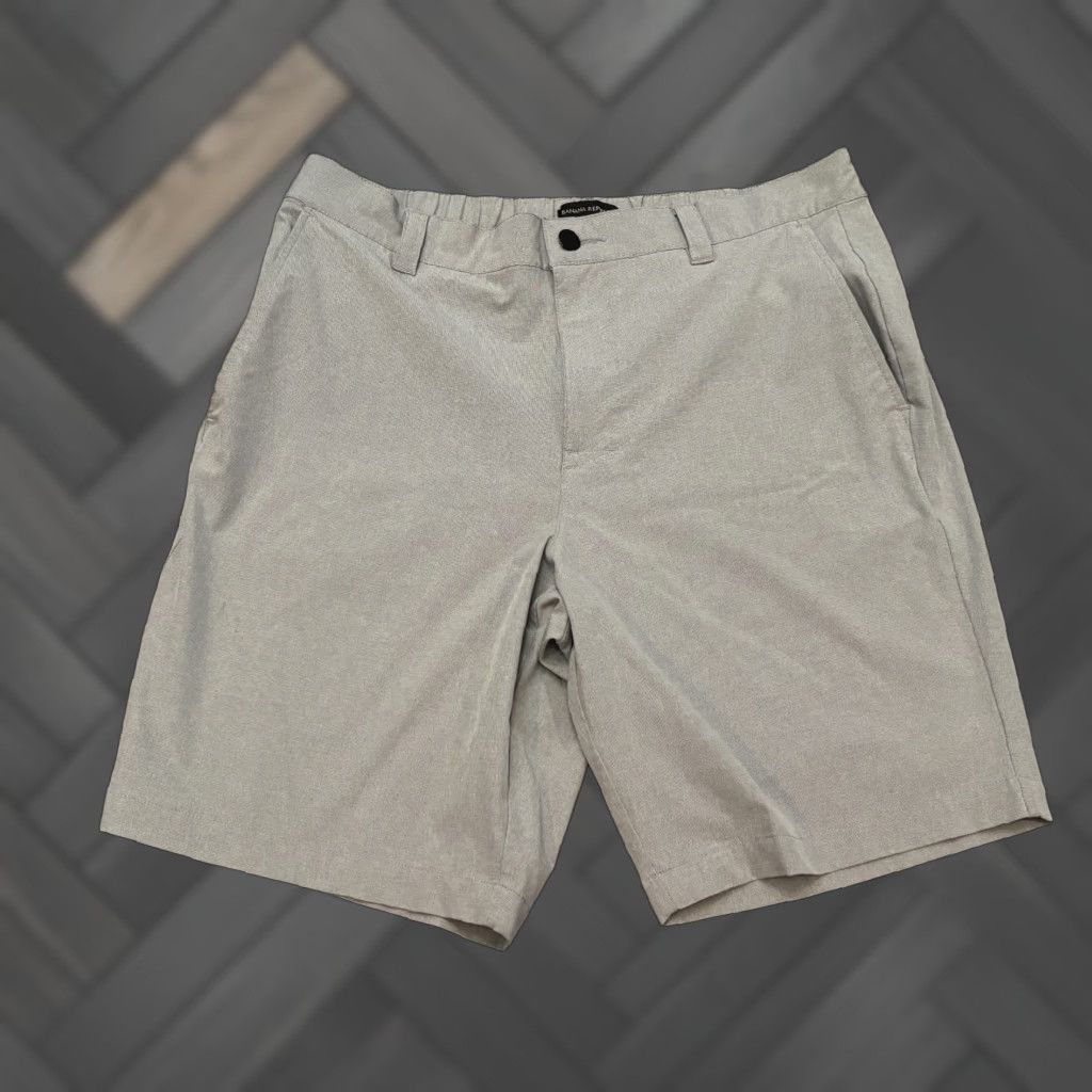 Banana Republic VINTAGE? No, item not vintage. Banana Republic Shorts Men 32 Gray Comfort Flat Front Elastic Waist Chino Size US 32 / EU 48 - 1 Thumbnail