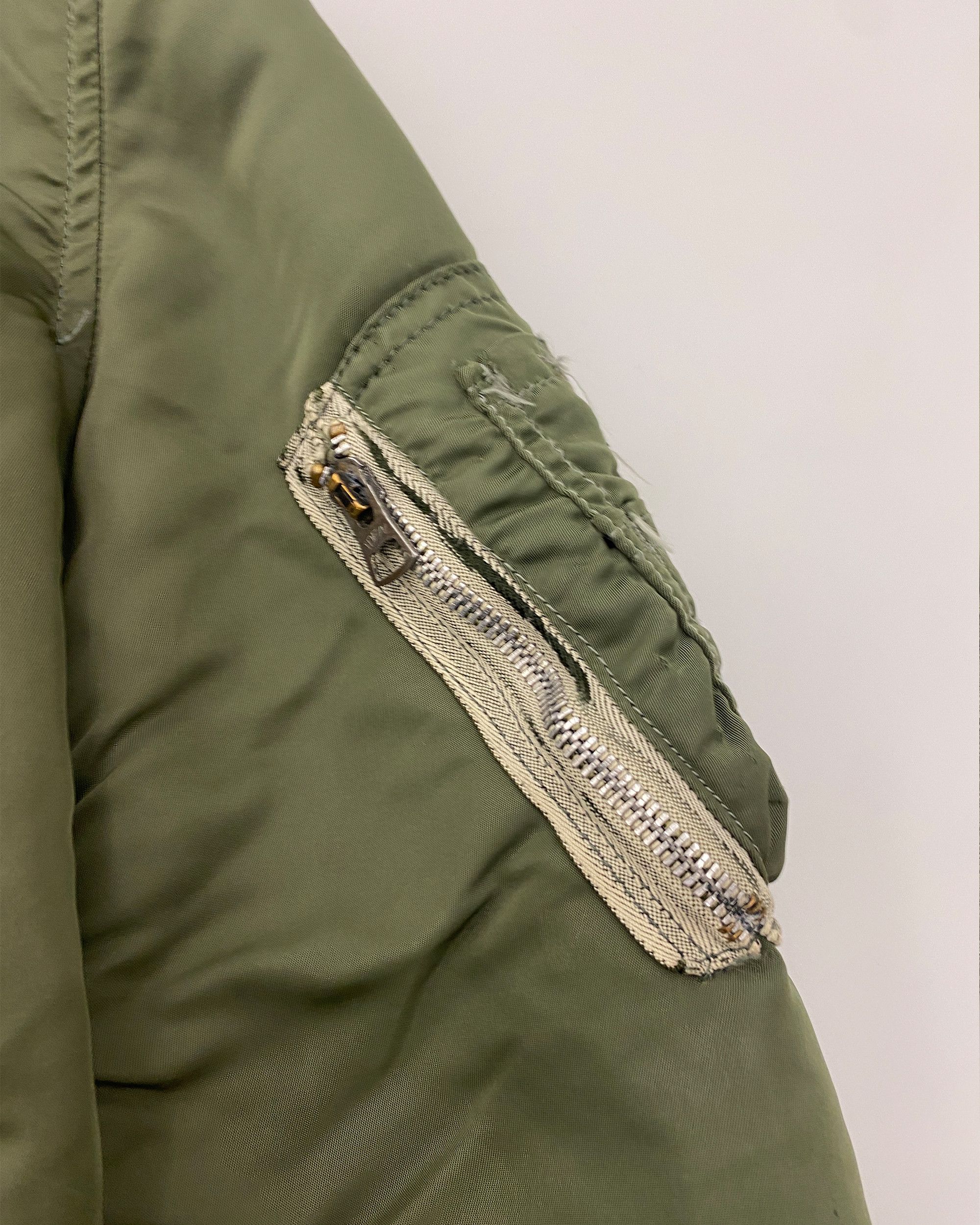 Vintage 1970s Trashed MA-1 Bomber Jacket Size US M / EU 48-50 / 2 - 4 Thumbnail