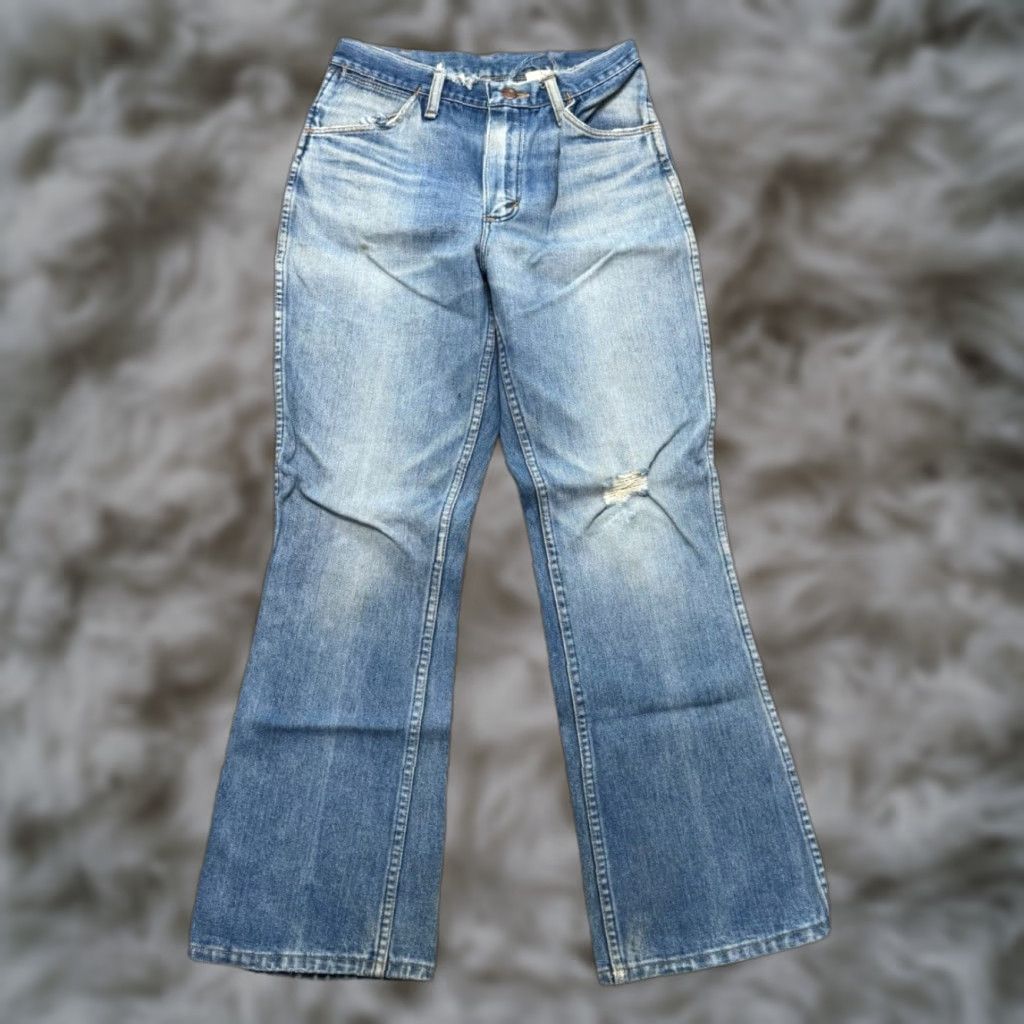 Wrangler VINTAGE Wrangler Jeans Mens 26x29 Denim USA Made Bell Bottom Flared 70s Distressed Pockets Wrangler Retro 945 Jeans Mens Jeans Blue 26x29 Size US 26 / EU 42 - 1 Thumbnail