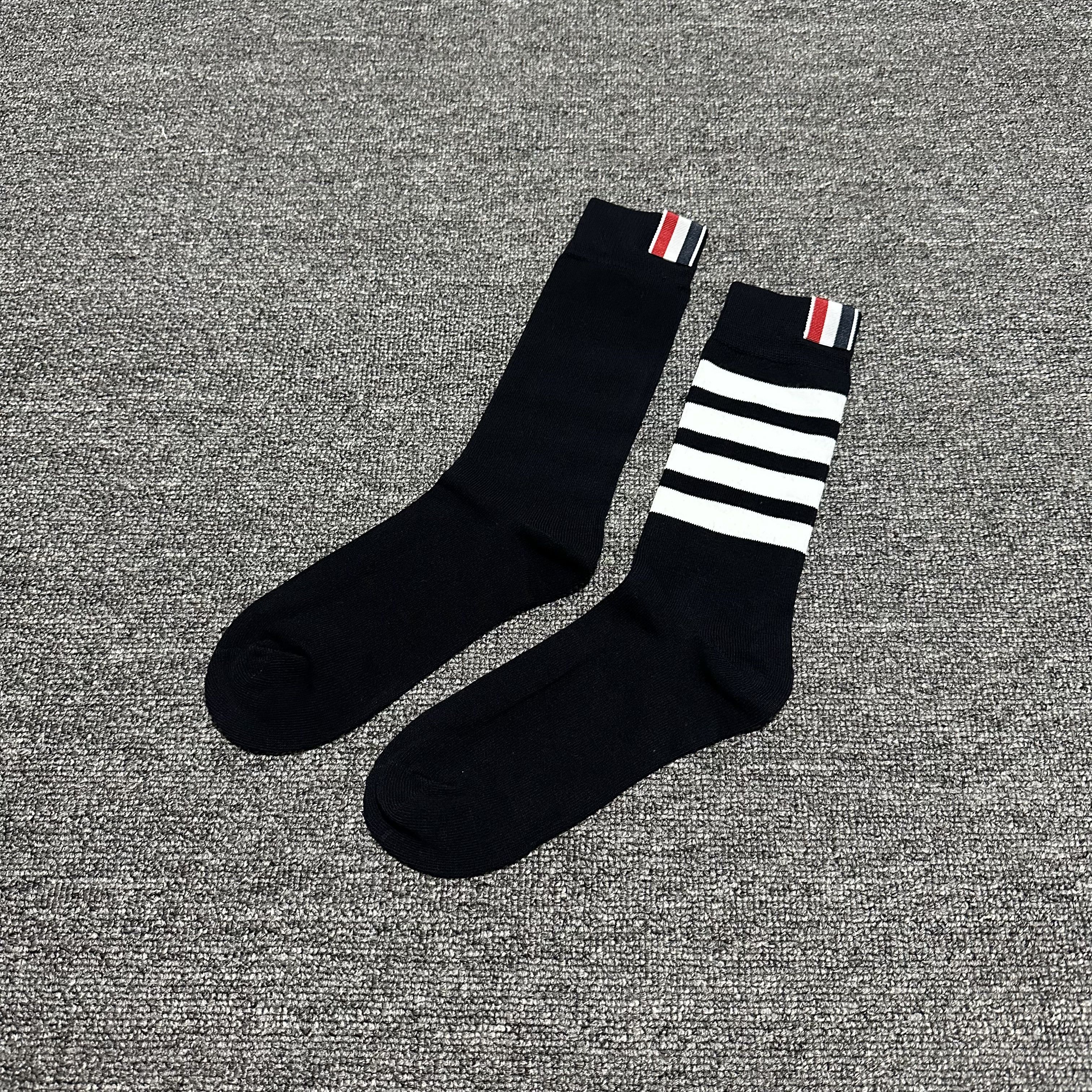 Thom Browne Thom Browne Socks Size 40 - 1 Thumbnail